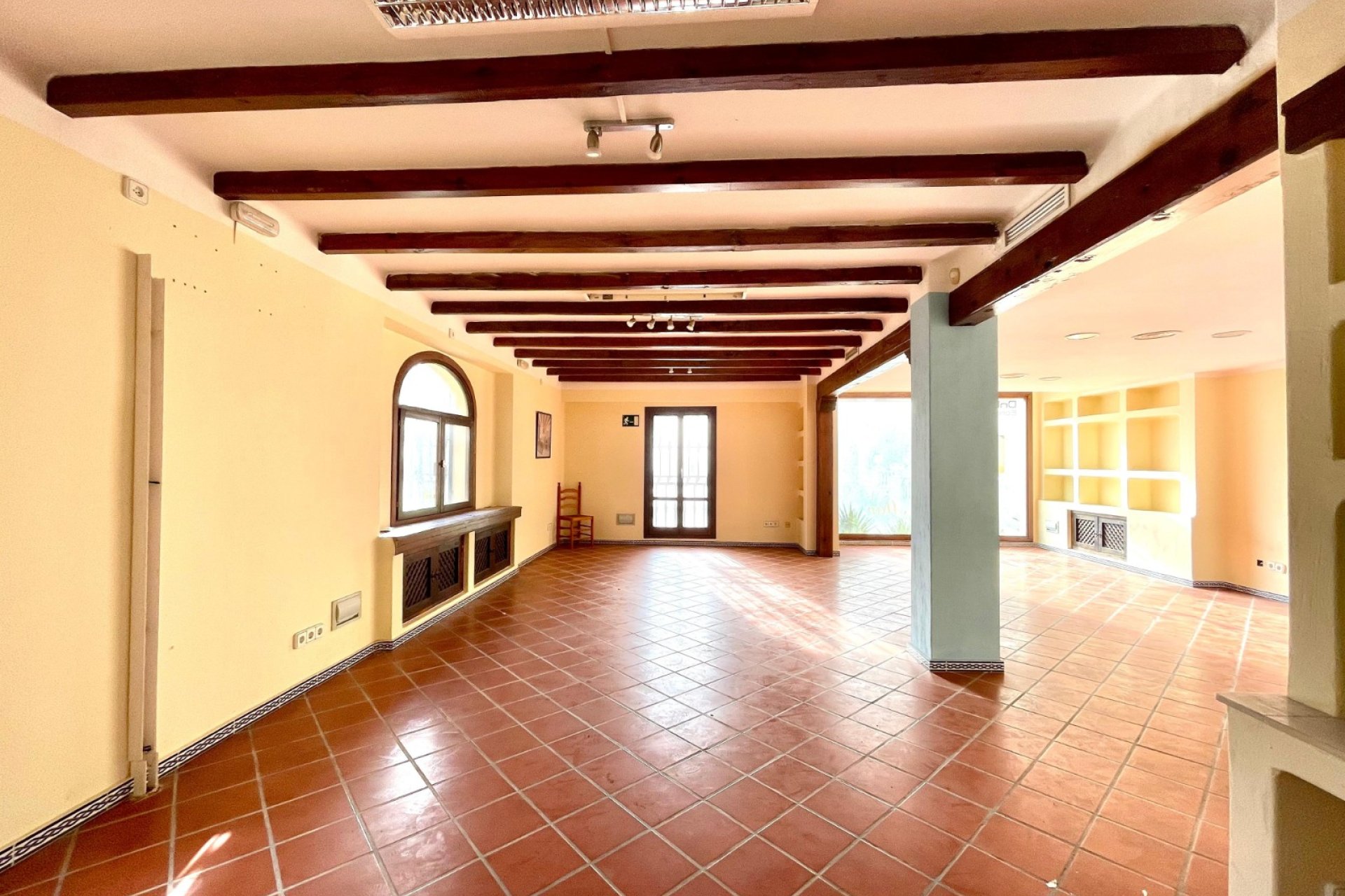 Resale - Commercial -
Torrevieja - Playa Los Locos