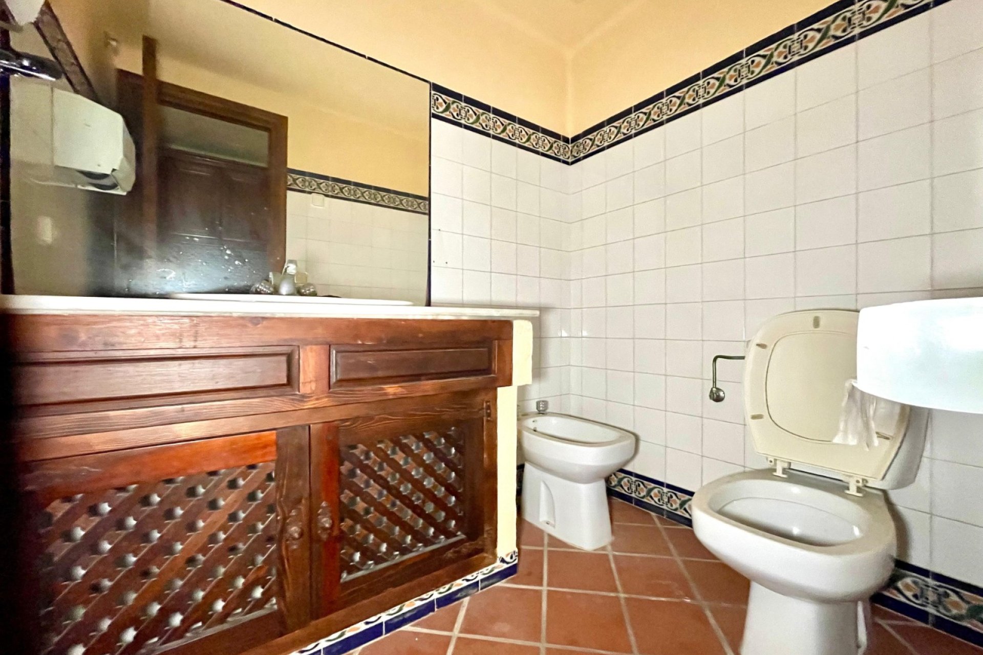 Resale - Commercial -
Torrevieja - Playa Los Locos