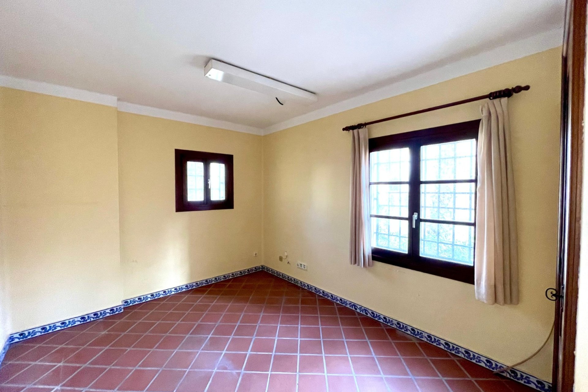Resale - Commercial -
Torrevieja - Playa Los Locos