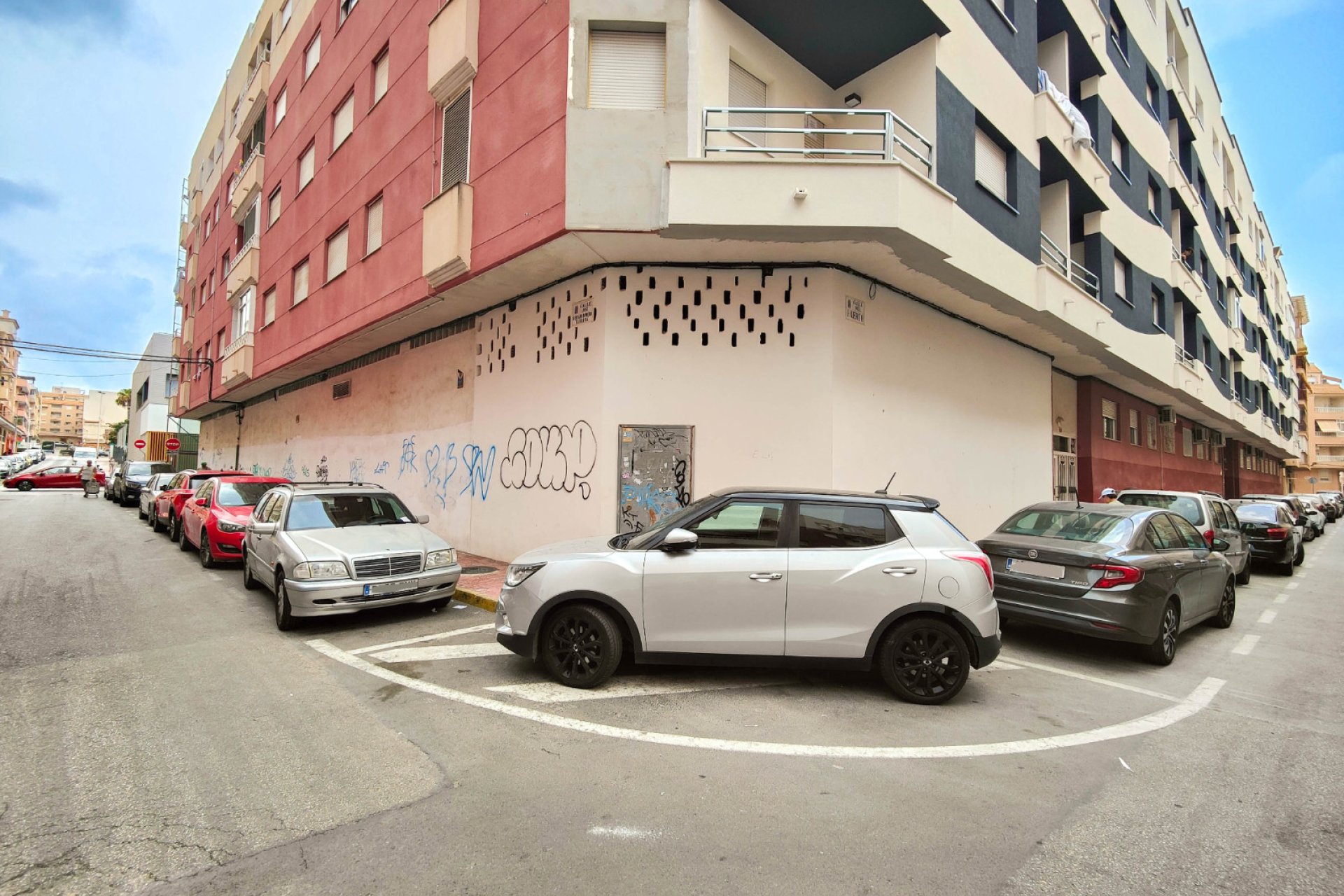Resale - Commercial -
Torrevieja - Playa Los Naufragos
