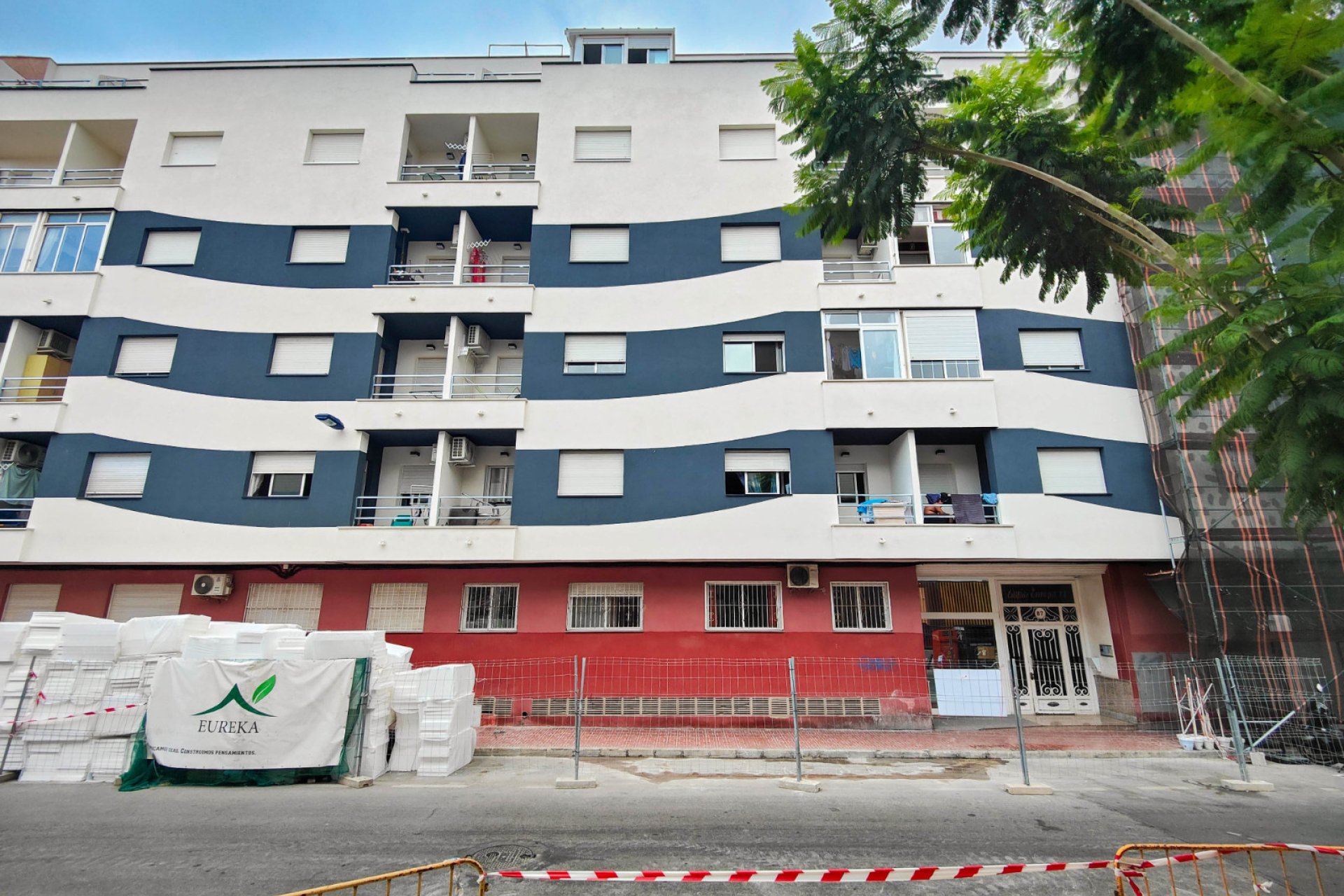 Resale - Commercial -
Torrevieja - Playa Los Naufragos