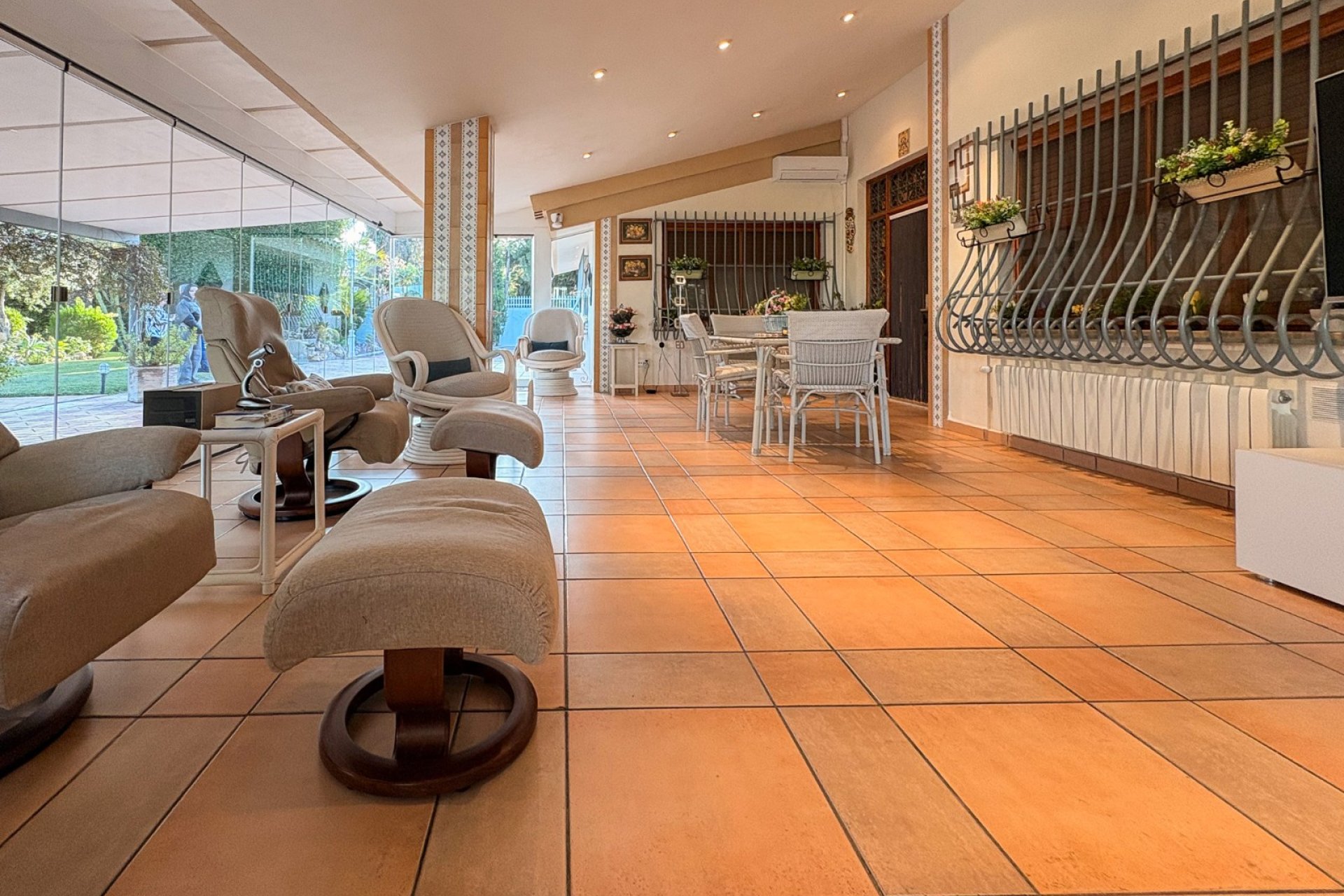 Resale - Country House -
Elche - Altzabares Alto