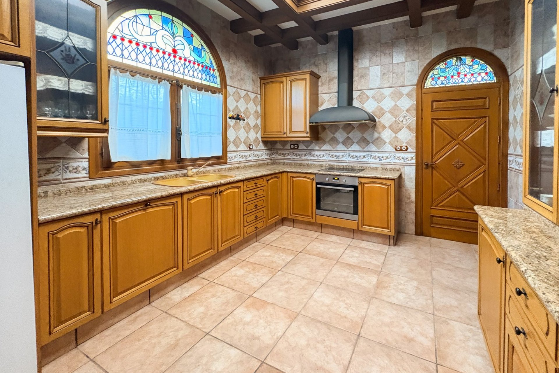 Resale - Country House -
Elche - Altzabares Alto