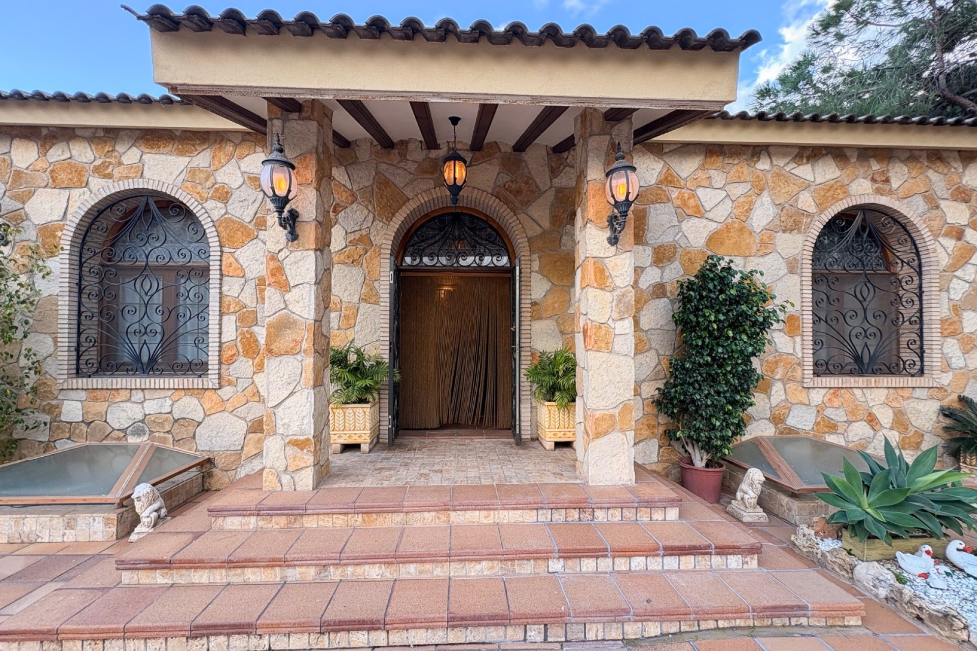 Resale - Country House -
Elche - Altzabares Alto