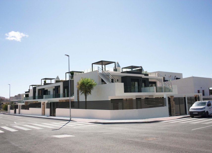 Resale - Land -
Los Montesinos