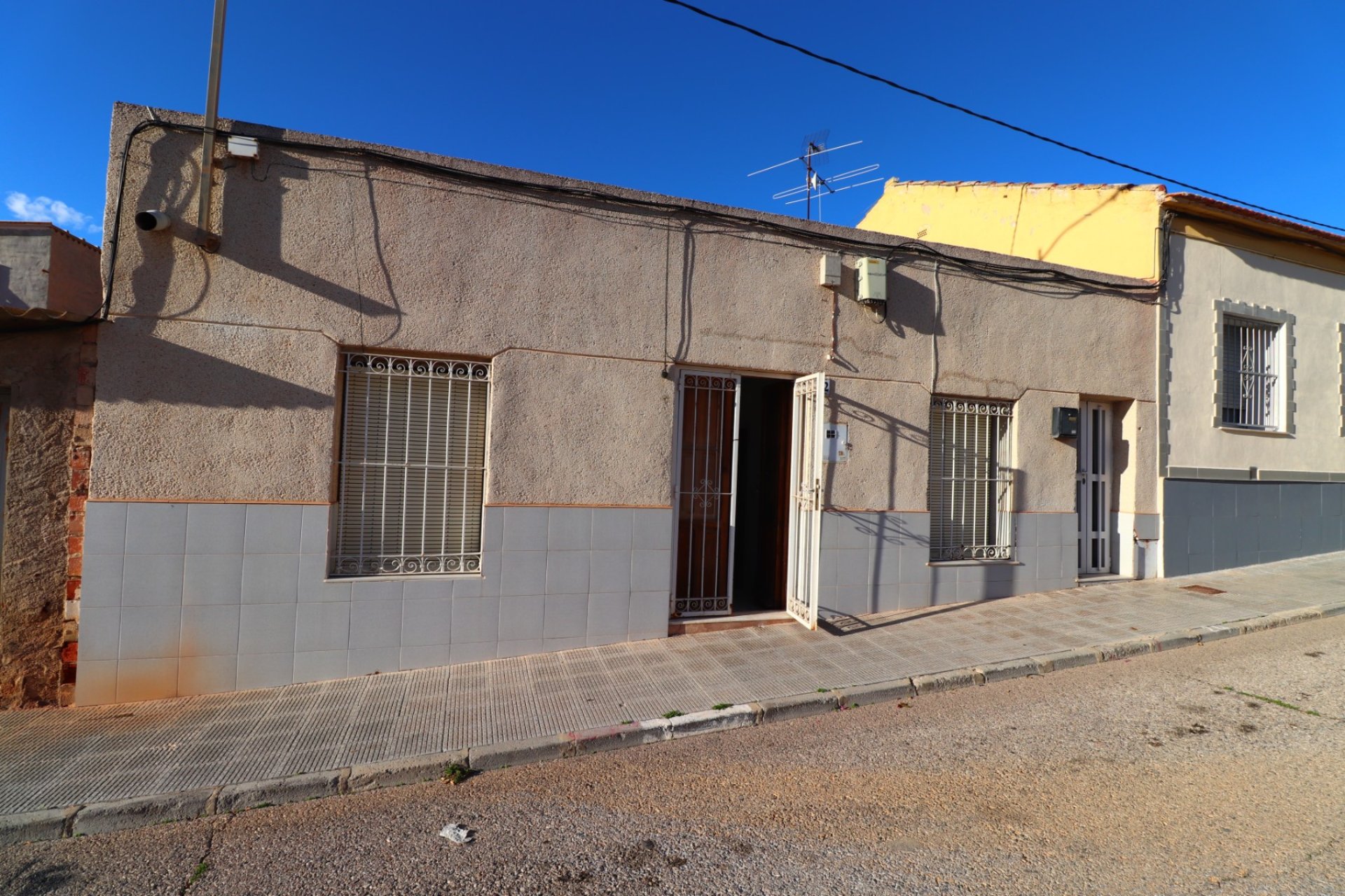 Resale - Townhouse -
Benijofar