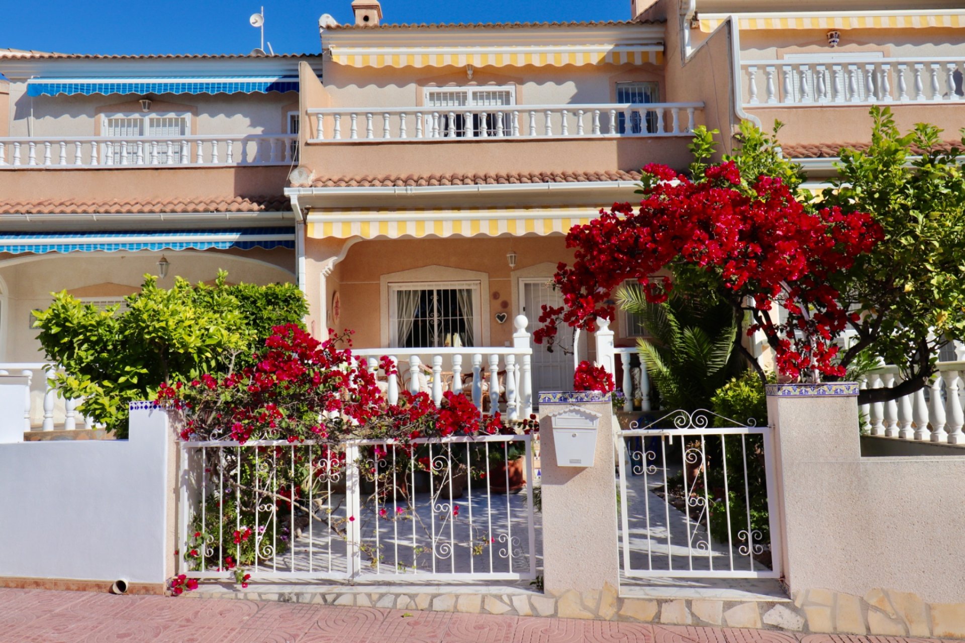 Resale - Townhouse -
Ciudad Quesada - Doña Pepa