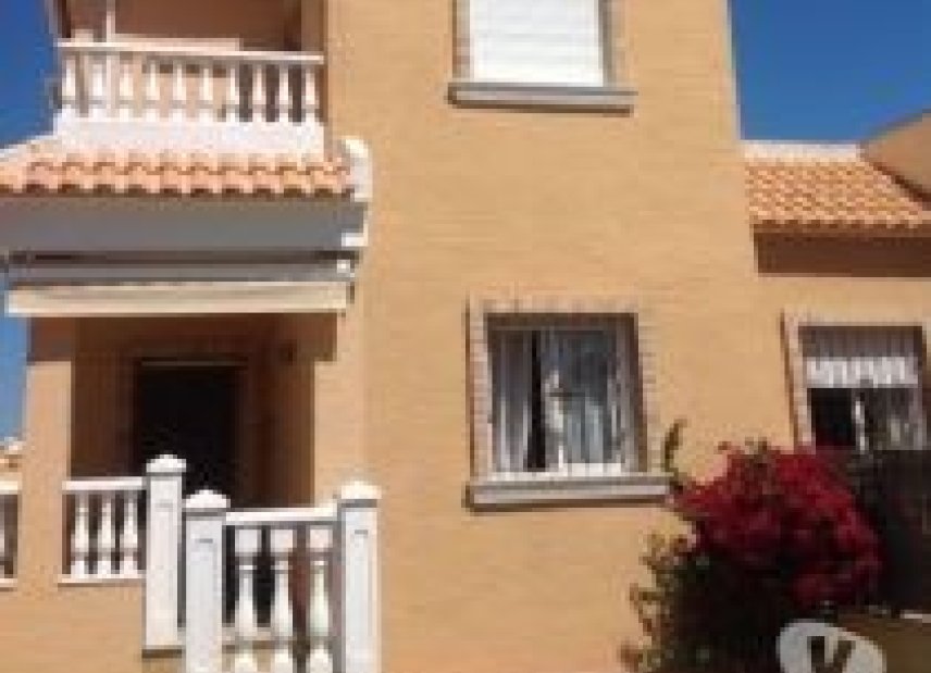 Resale - Townhouse -
Ciudad Quesada - Doña Pepa