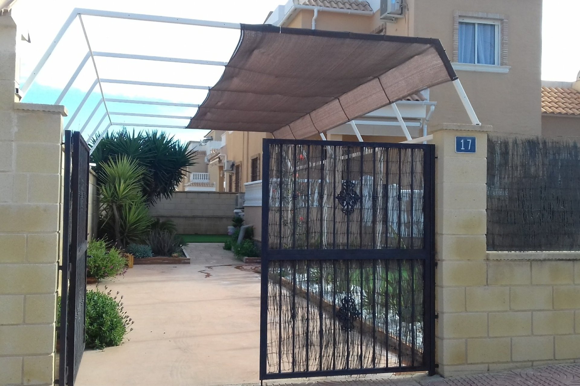 Resale - Townhouse -
Ciudad Quesada - Doña Pepa