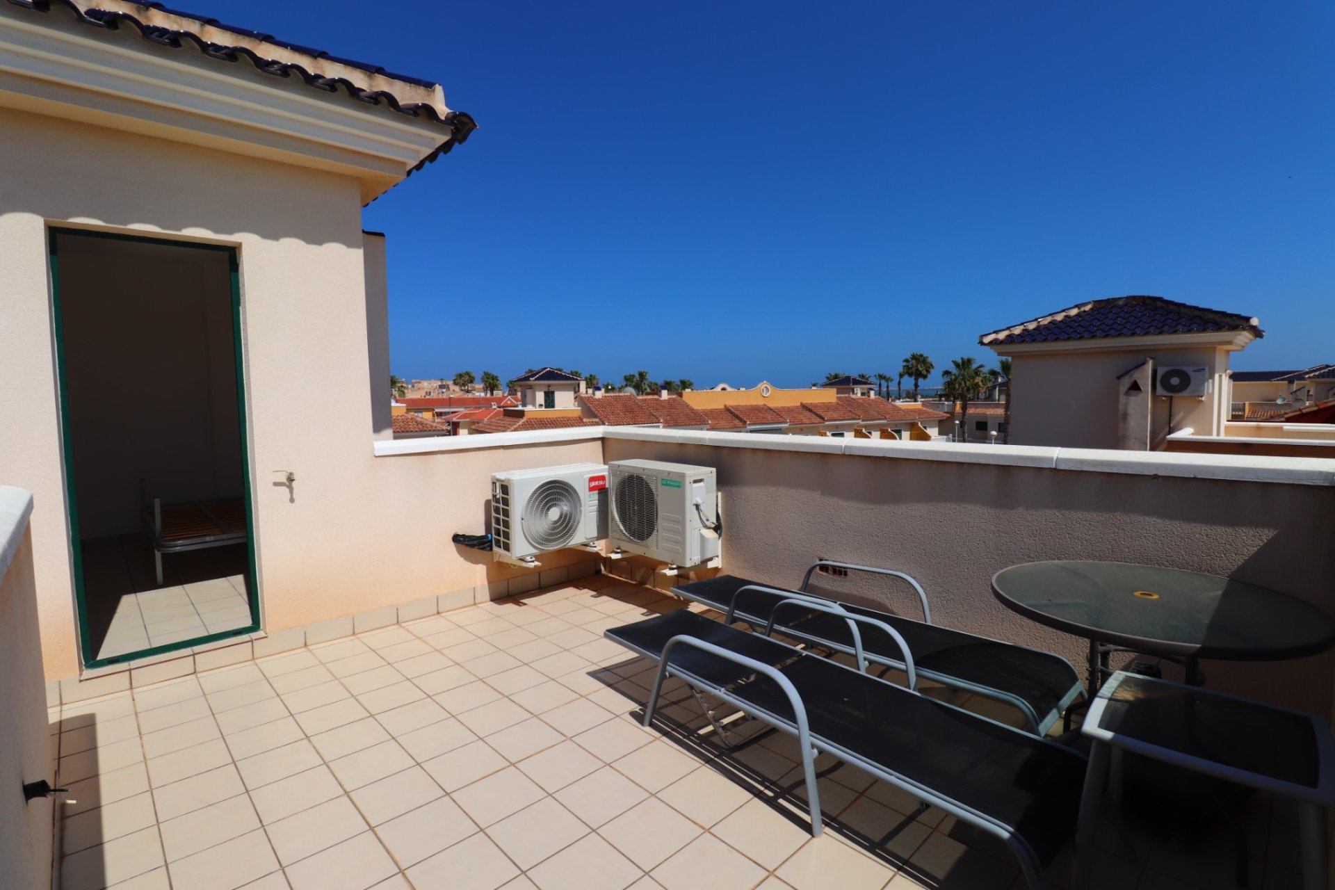Resale - Townhouse -
Ciudad Quesada - Doña Pepa