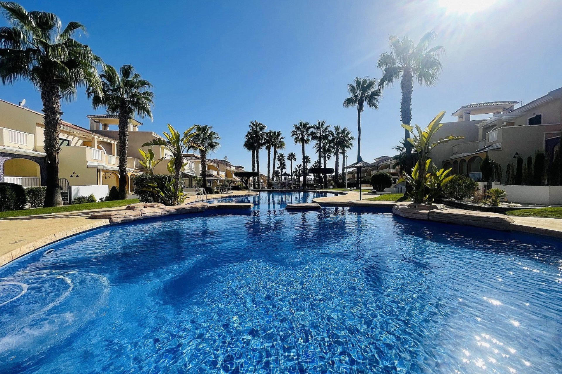 Resale - Townhouse -
Ciudad Quesada - Doña Pepa