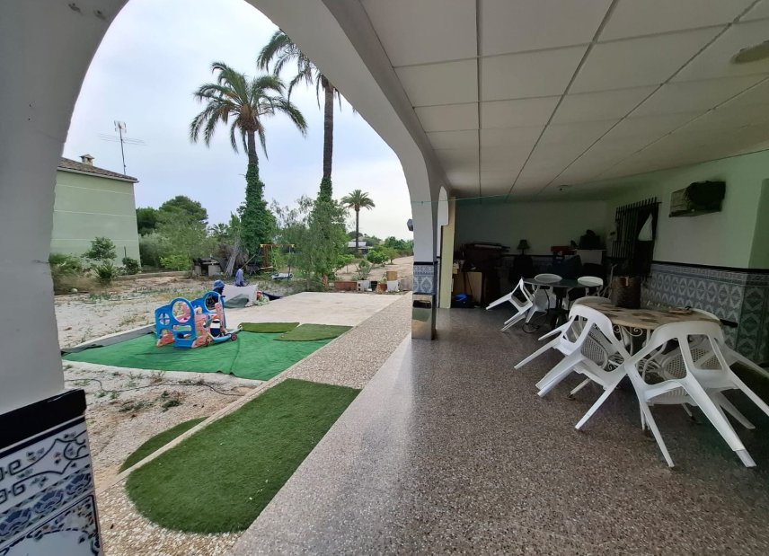 Resale - Townhouse -
Elche - Matola