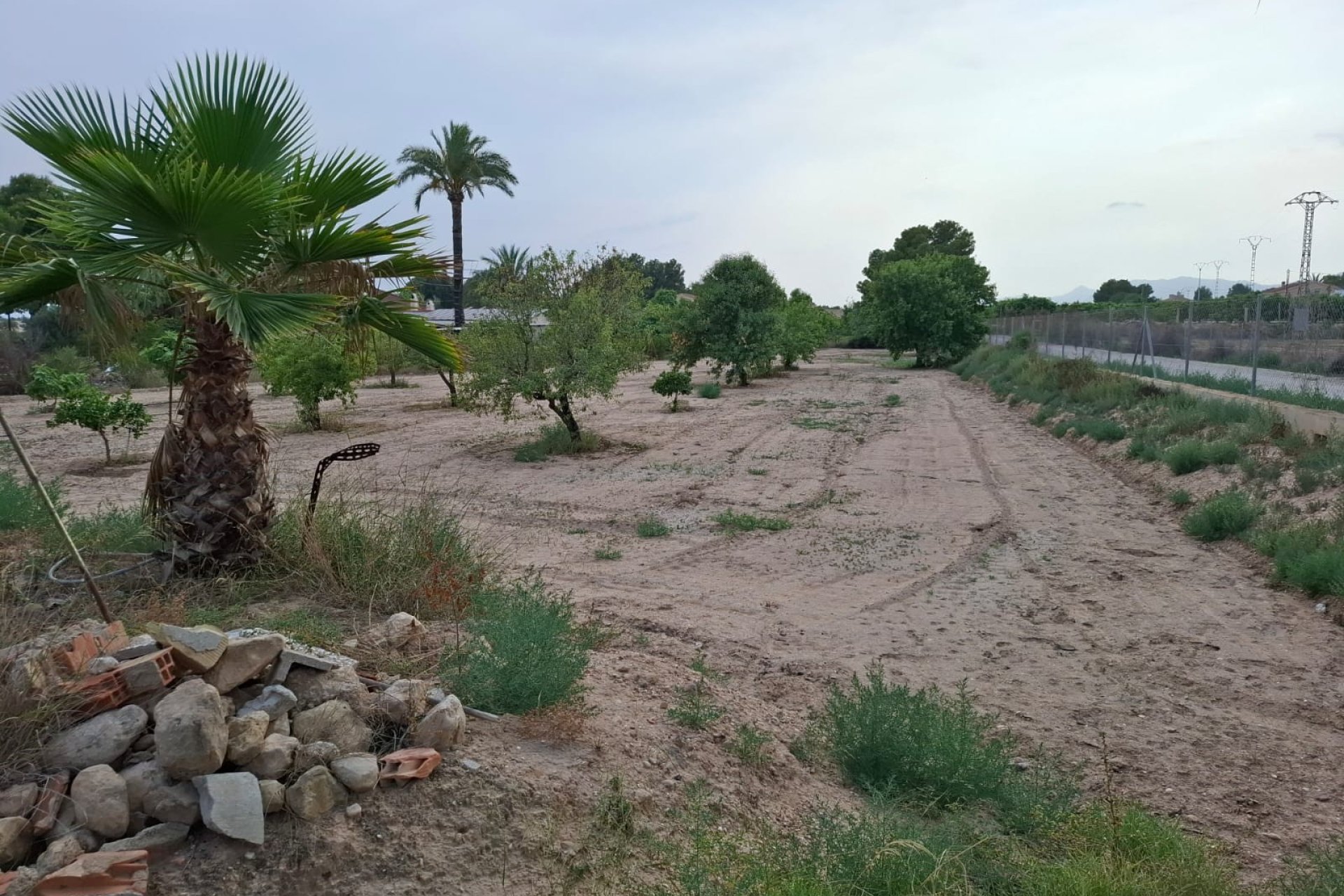 Resale - Townhouse -
Elche - Matola