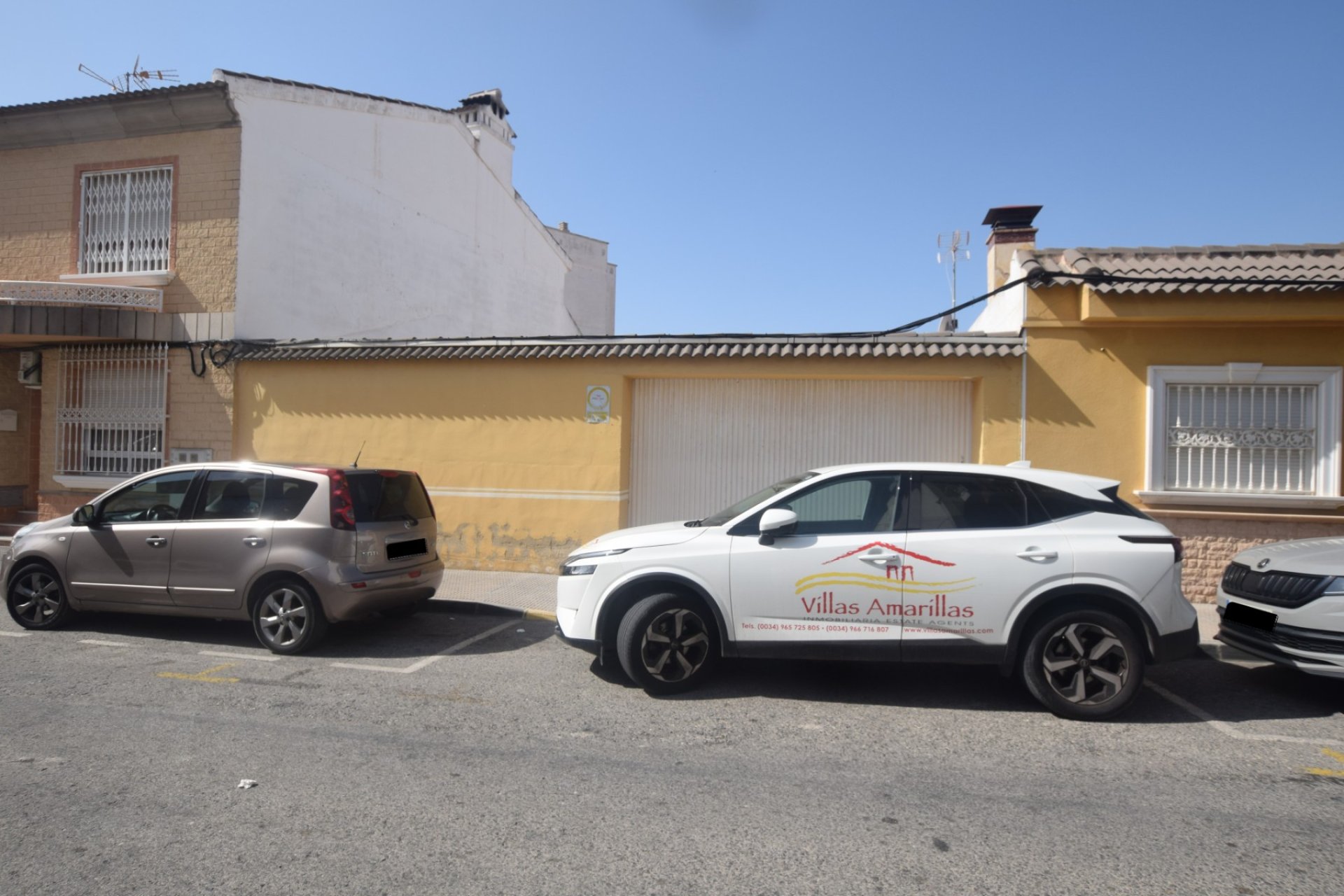 Resale - Townhouse -
Los Montesinos