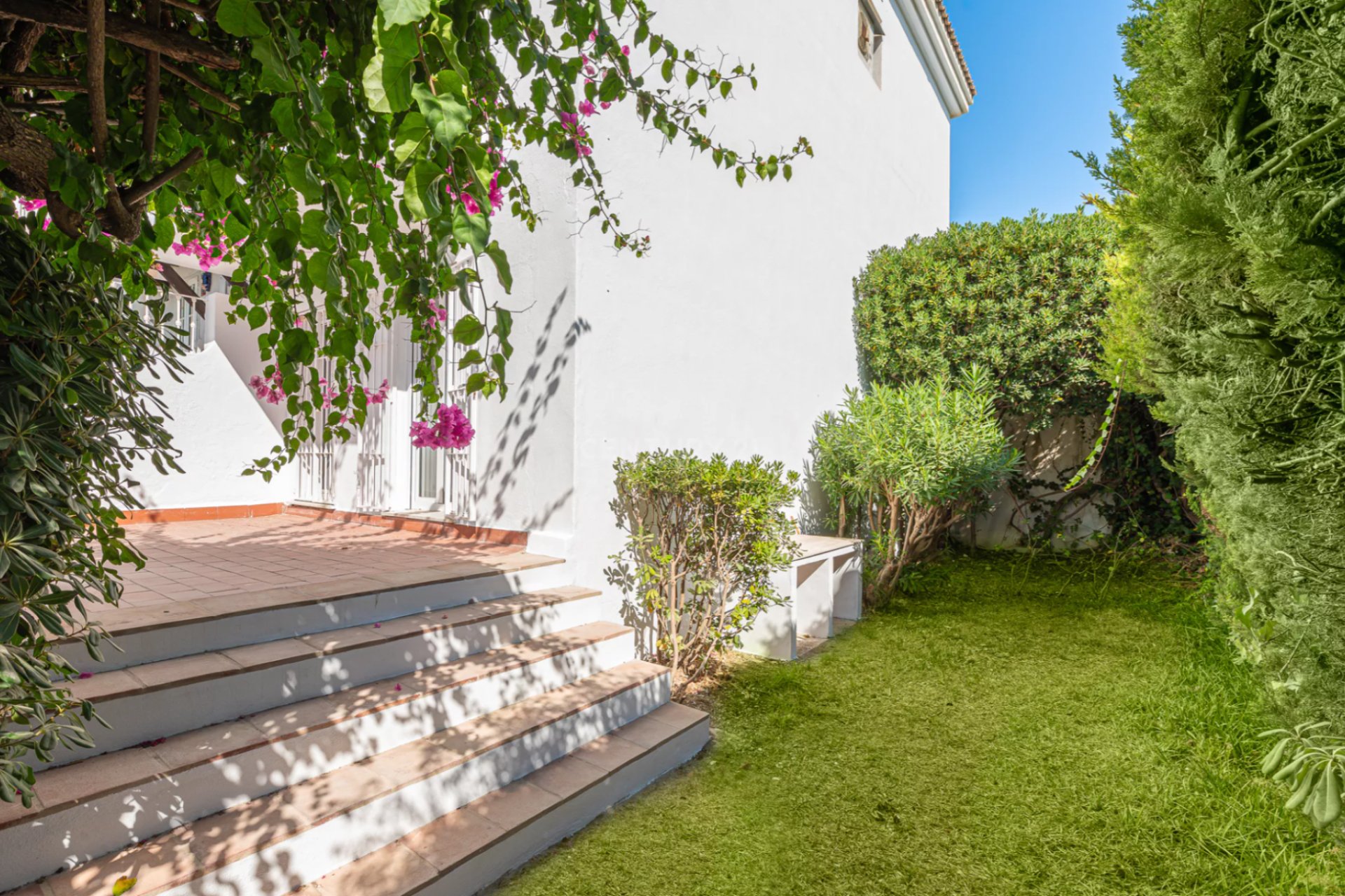 Resale - Townhouse -
Marbella - Puerto Banús