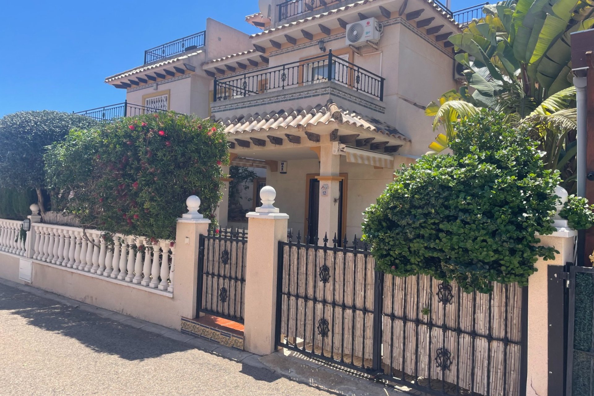 Resale - Townhouse -
Orihuela Costa - La Regia