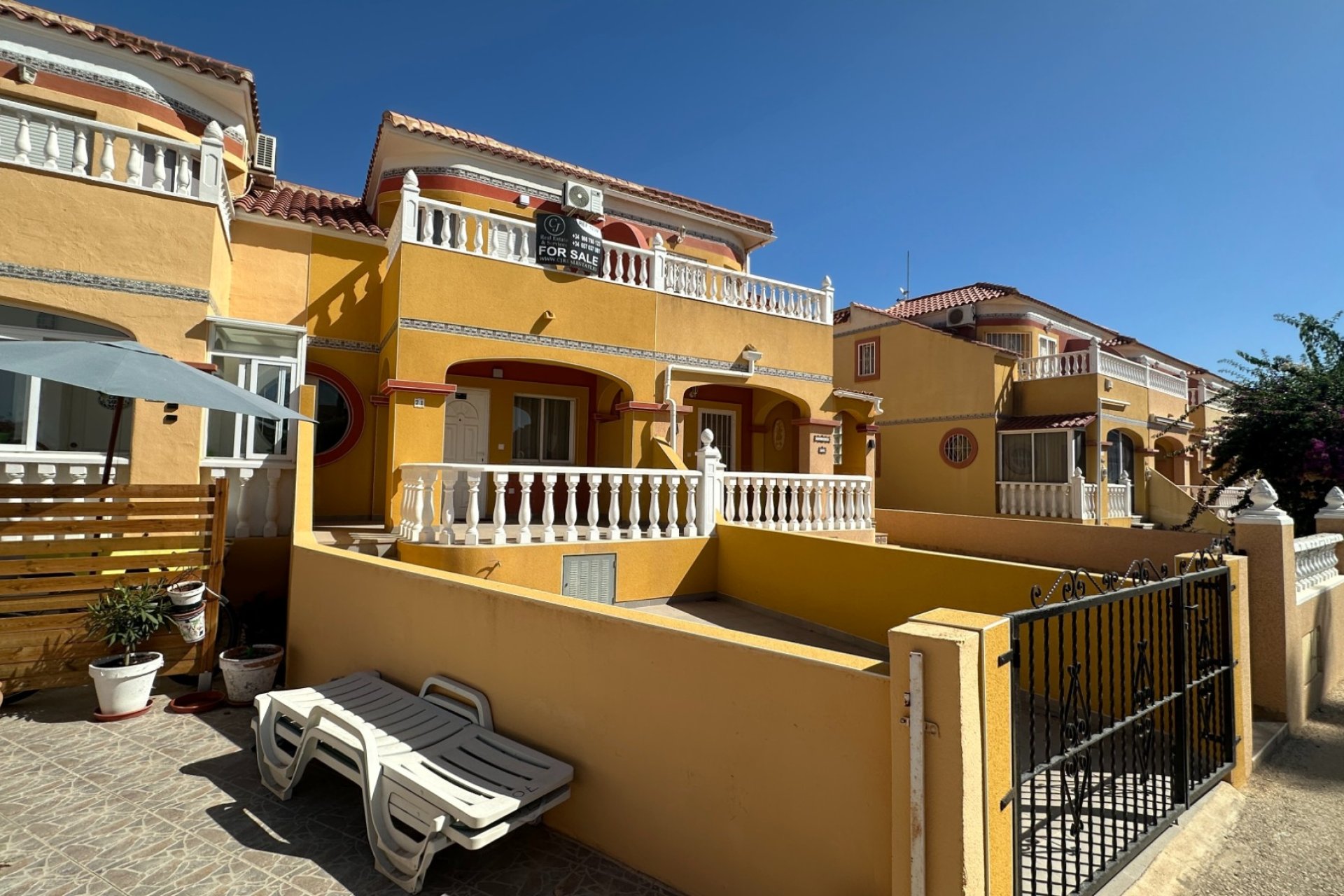 Resale - Townhouse -
Orihuela Costa - La Regia