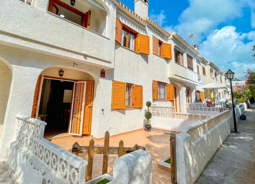 Resale - Townhouse -
Orihuela Costa - Playa Flamenca