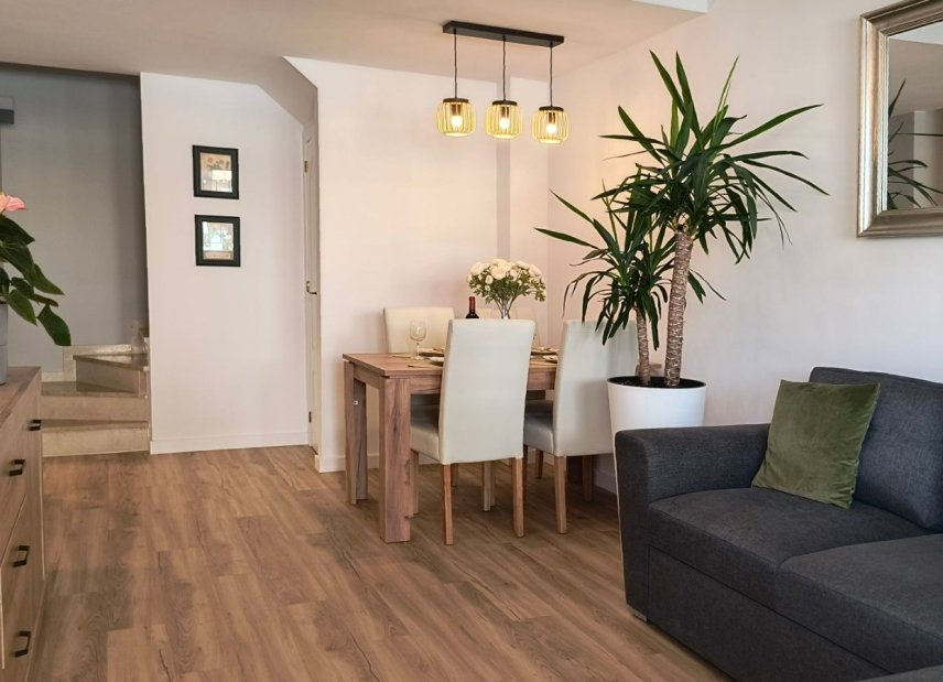 Resale - Townhouse -
Orihuela Costa - Punta Prima
