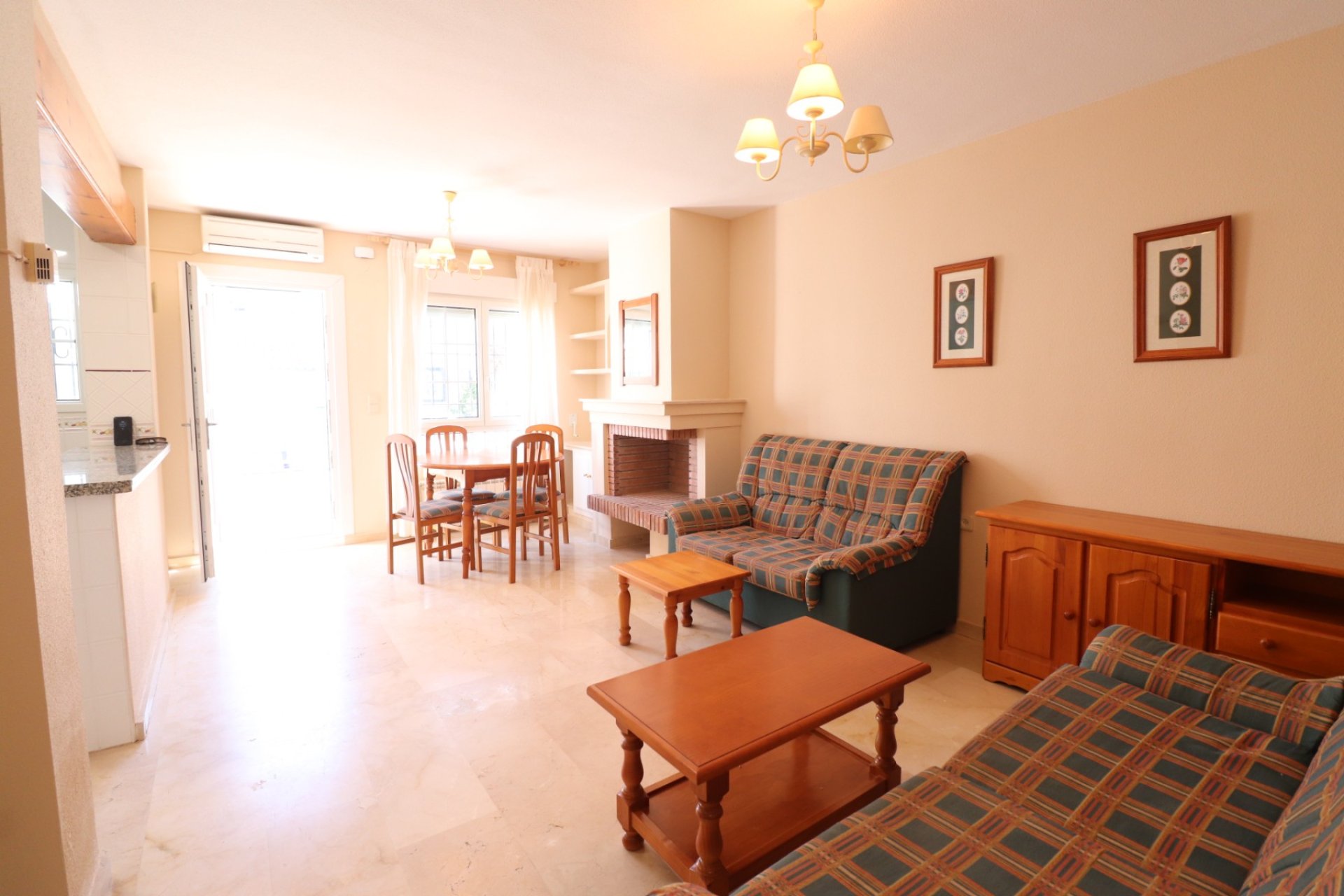 Resale - Townhouse -
Orihuela Costa - Villamartín