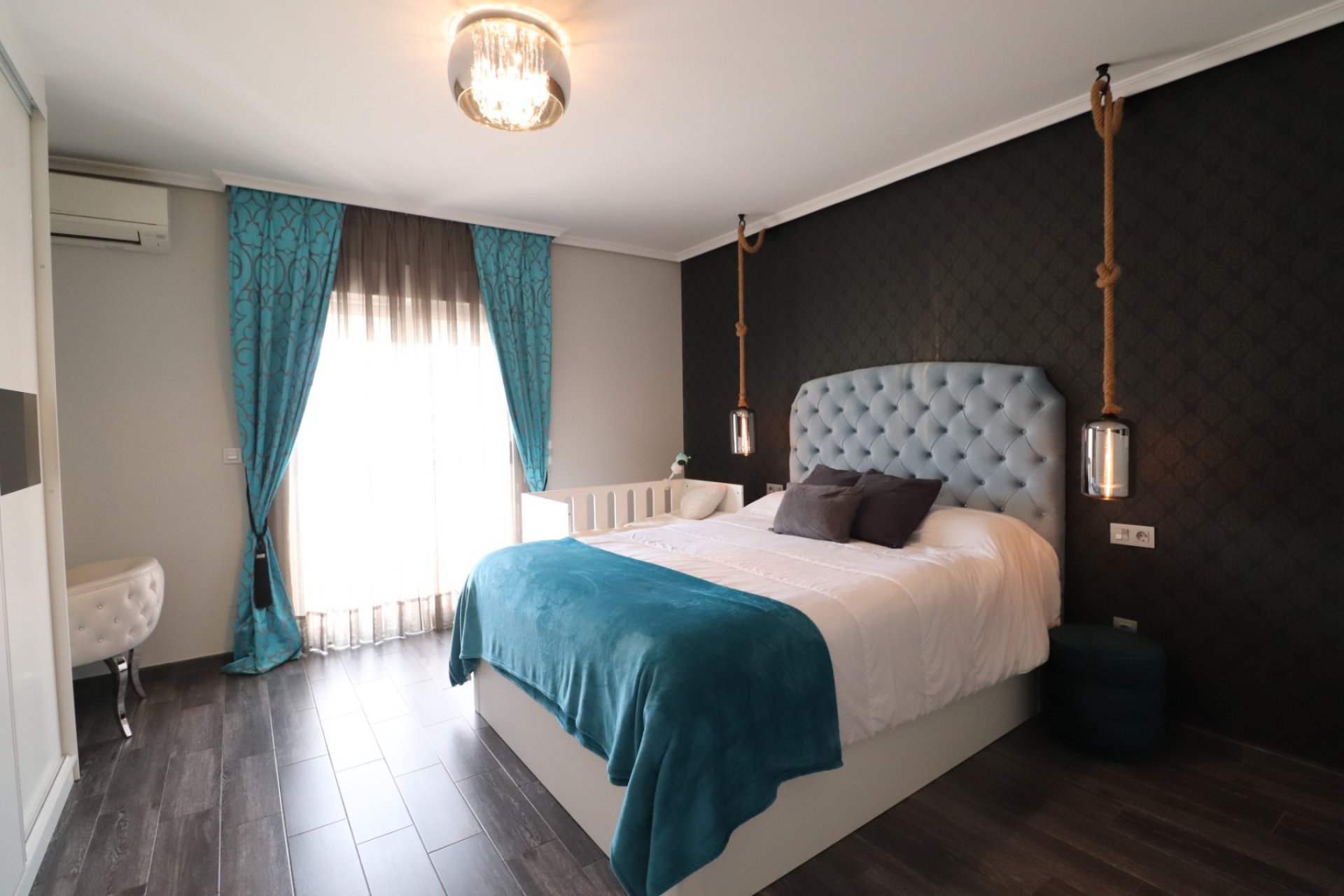 Resale - Townhouse -
Redovan - Redovan - Town