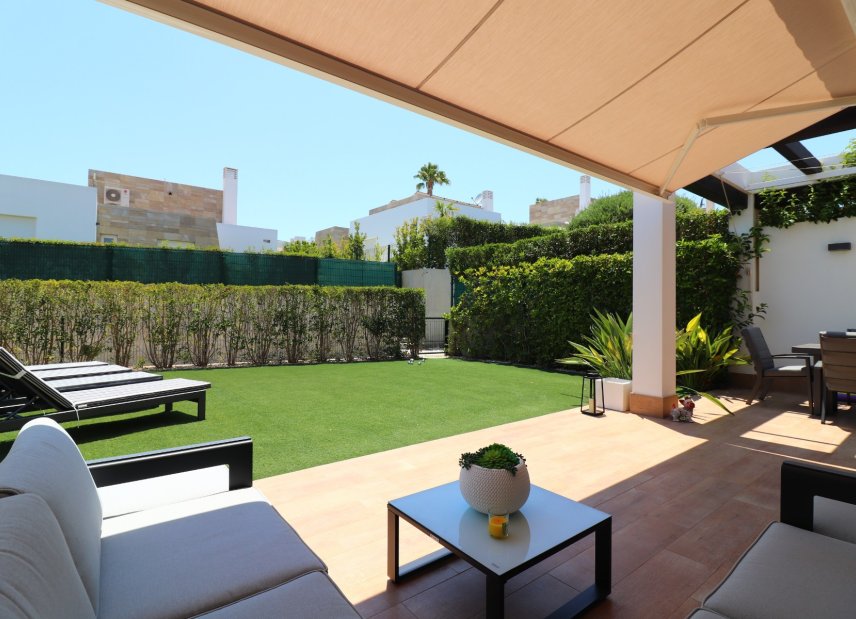 Resale - Villa -
Algorfa - La finca Golf
