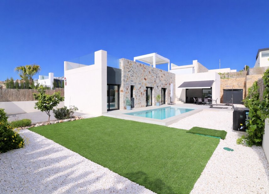 Resale - Villa -
Algorfa - La finca Golf