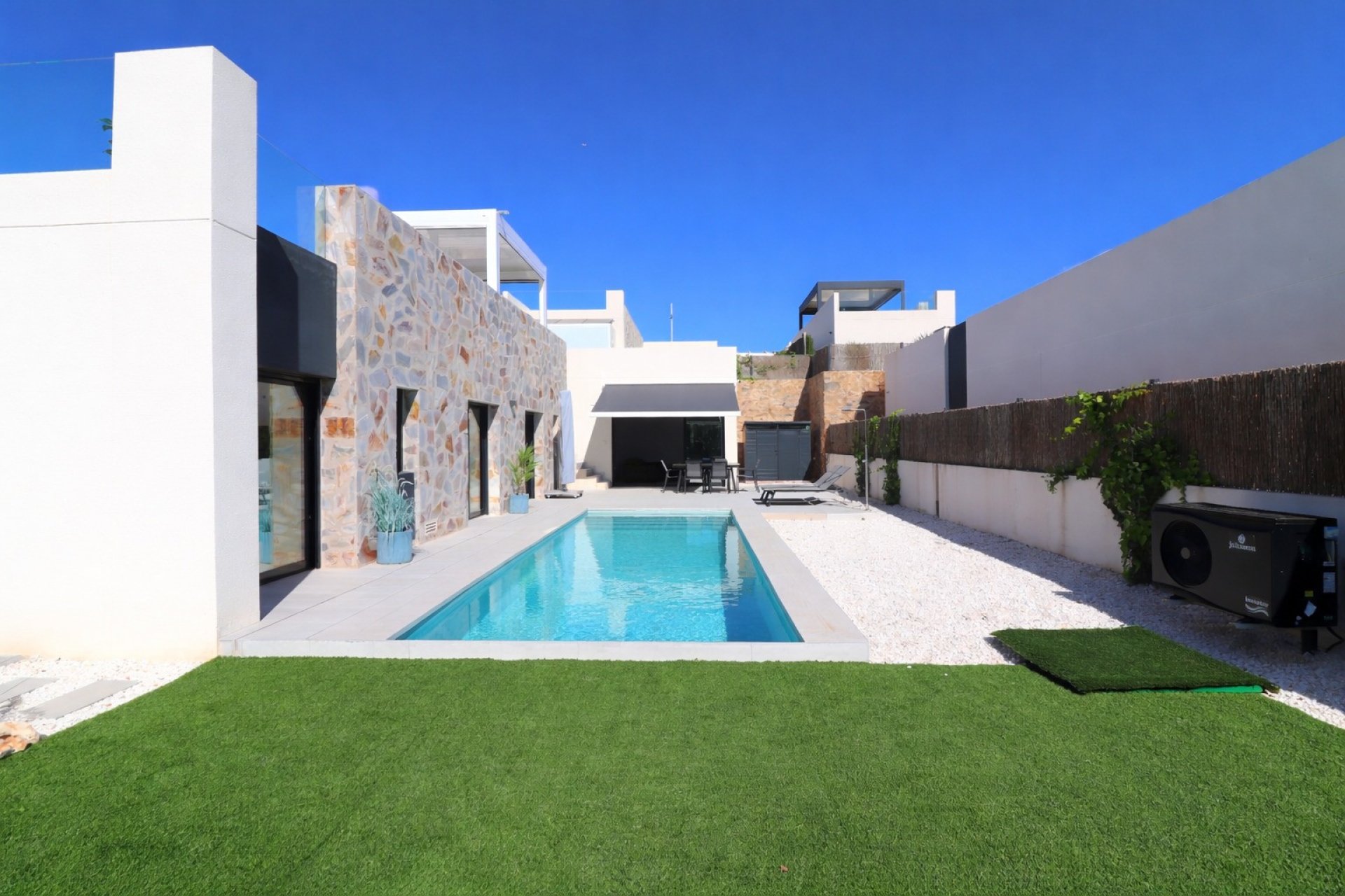 Resale - Villa -
Algorfa - La finca Golf