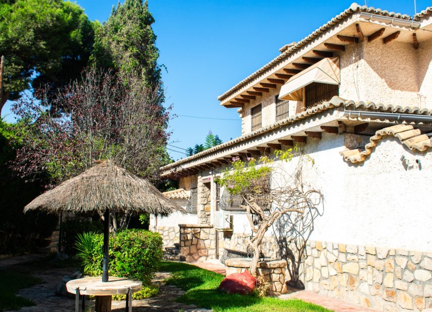 Resale - Villa -
Alicante - Albufereta
