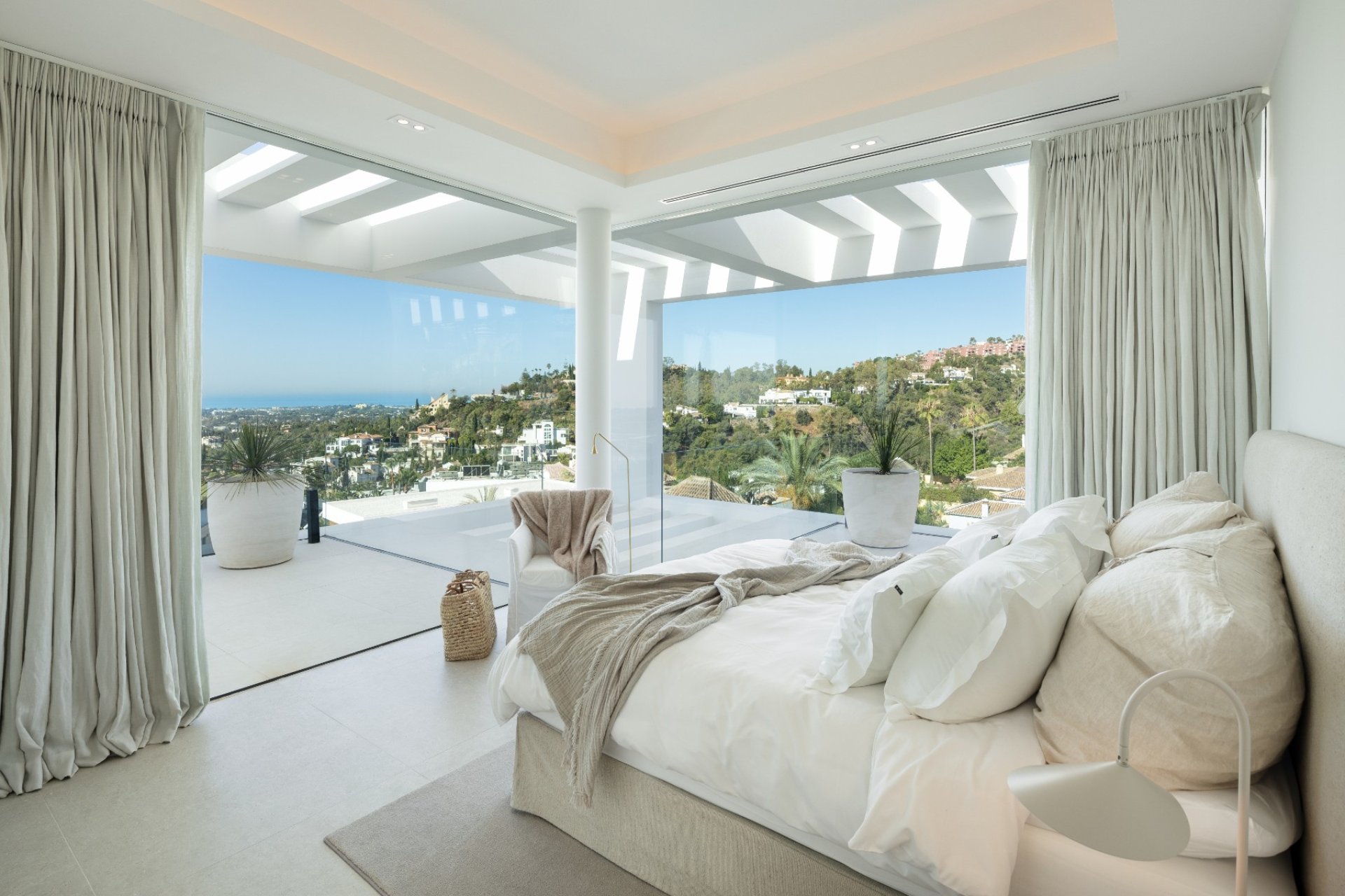 Resale - Villa -
Benahavis - La Quinta