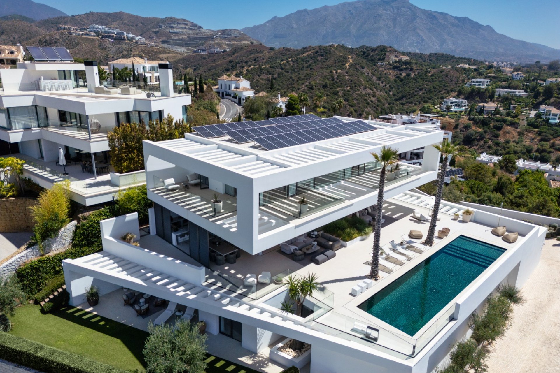 Resale - Villa -
Benahavis - La Quinta
