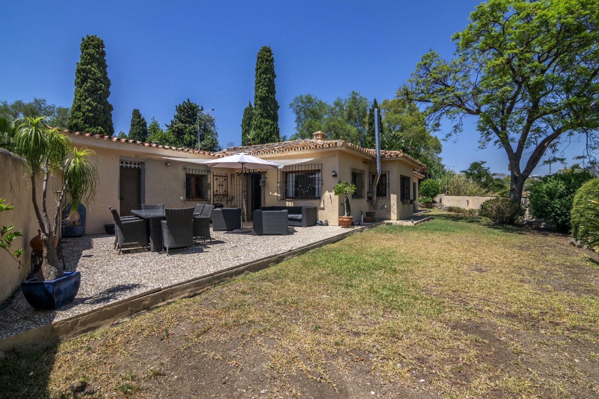Resale - Villa -
Benahavis - La Quinta