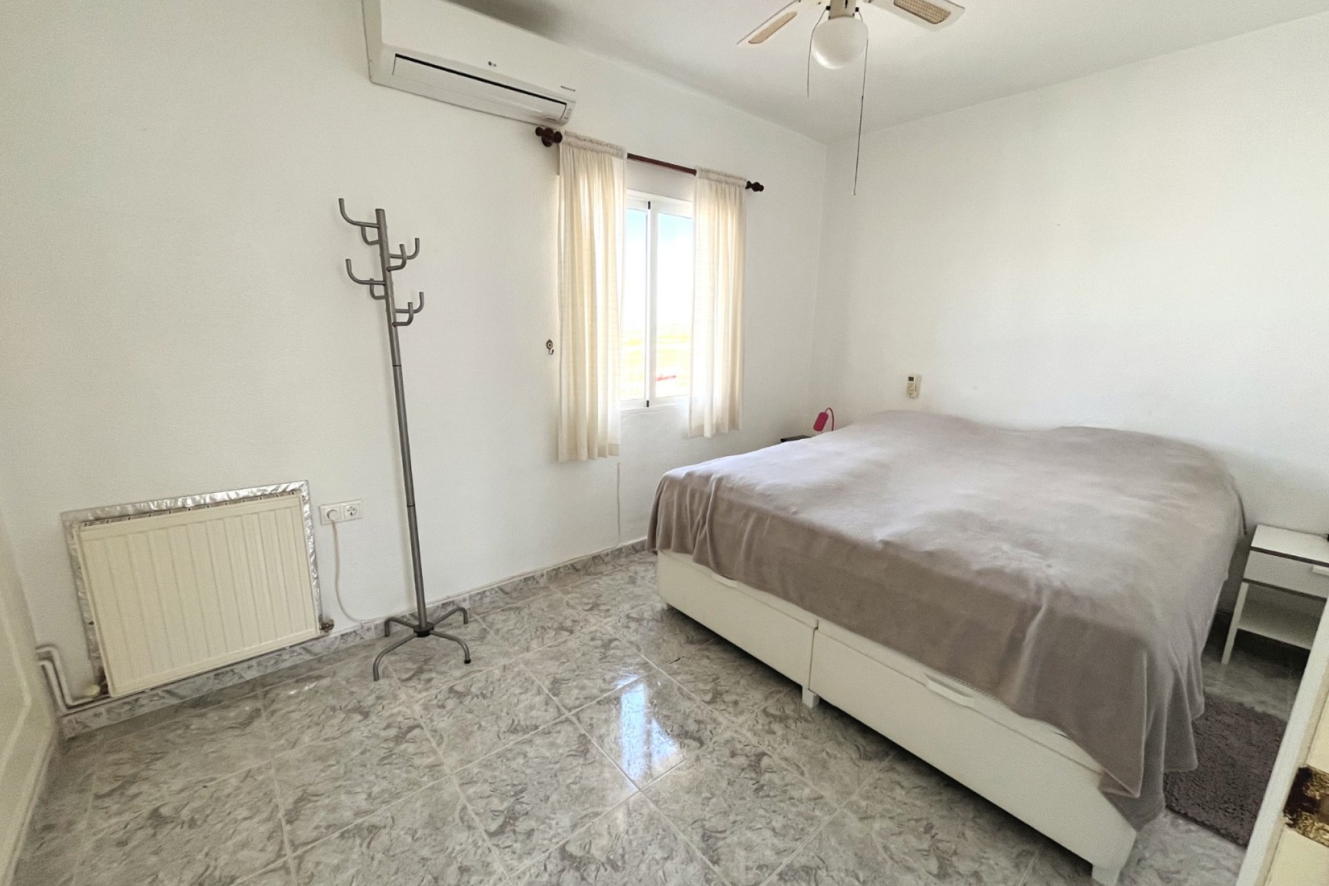 Resale - Villa -
Benijofar - Monte Azul