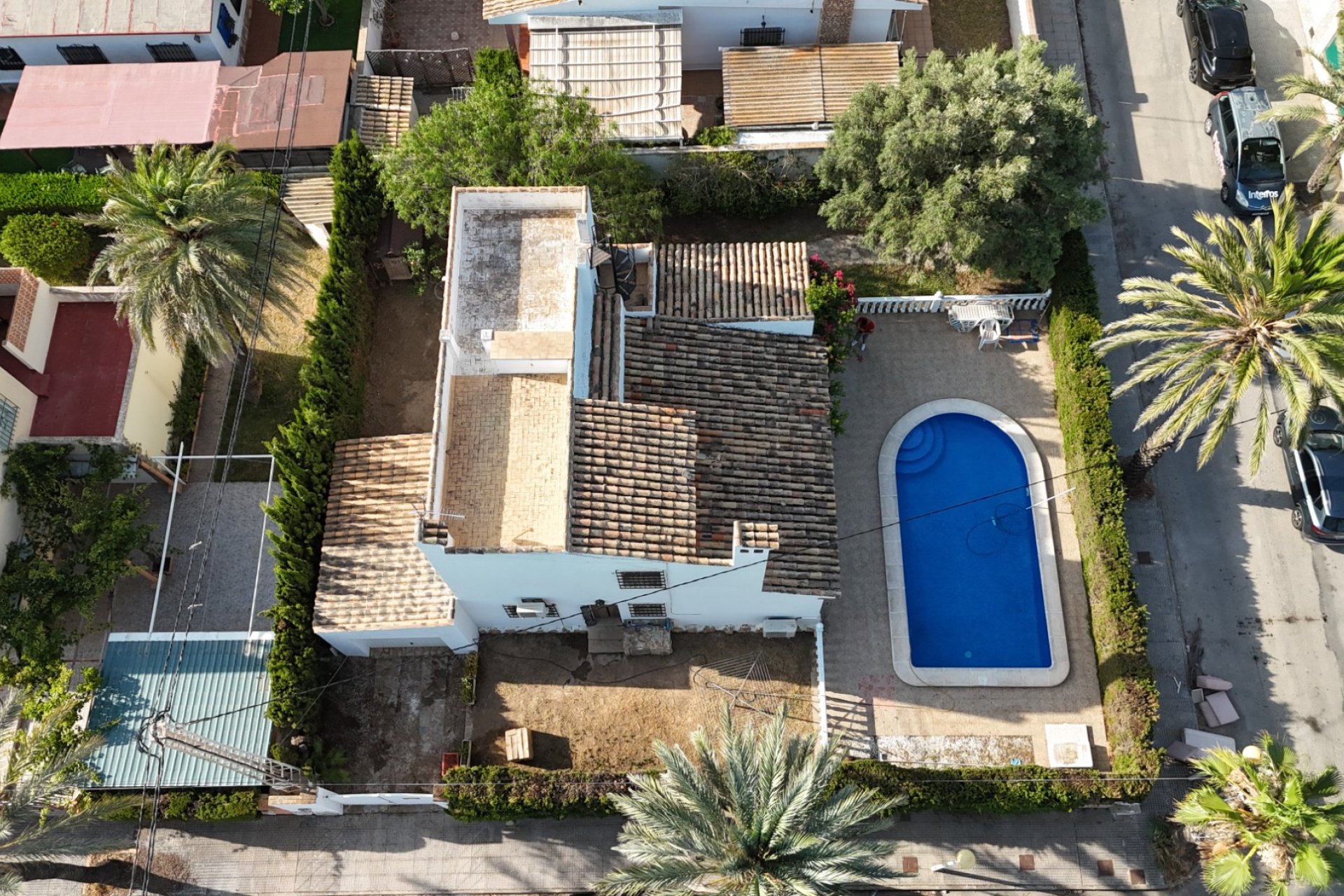 Resale - Villa -
Cabo Roig