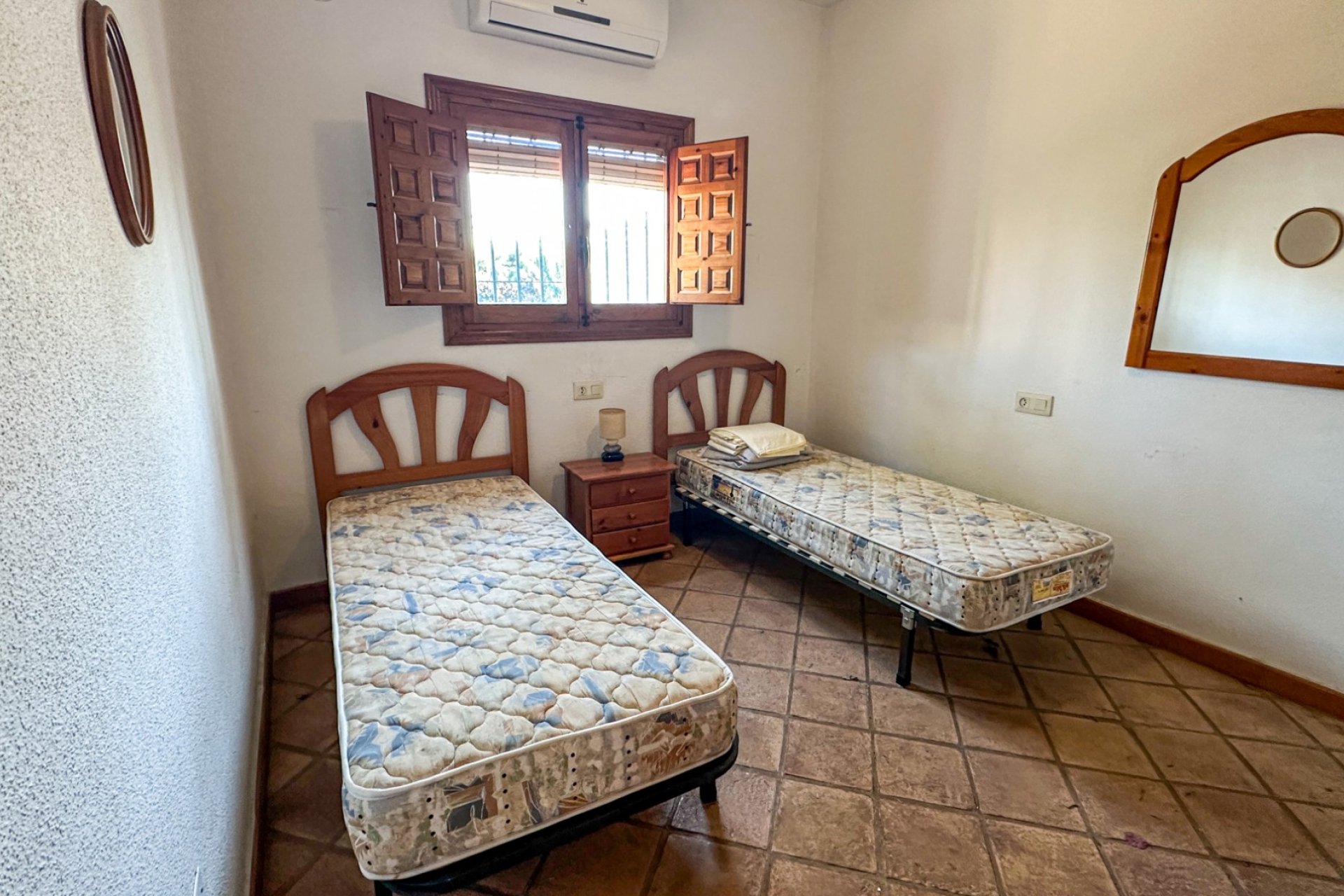 Resale - Villa -
Cabo Roig