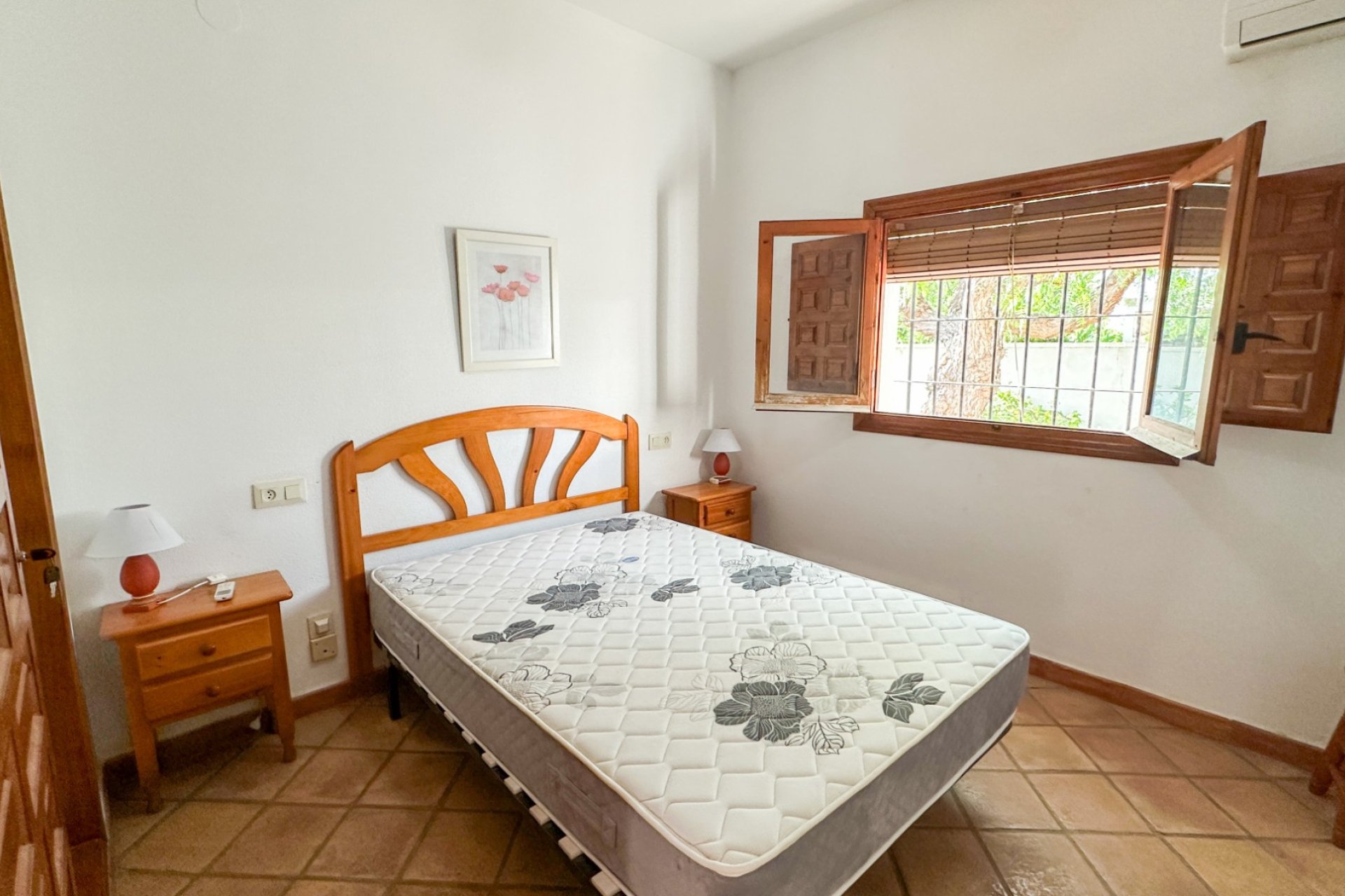 Resale - Villa -
Cabo Roig