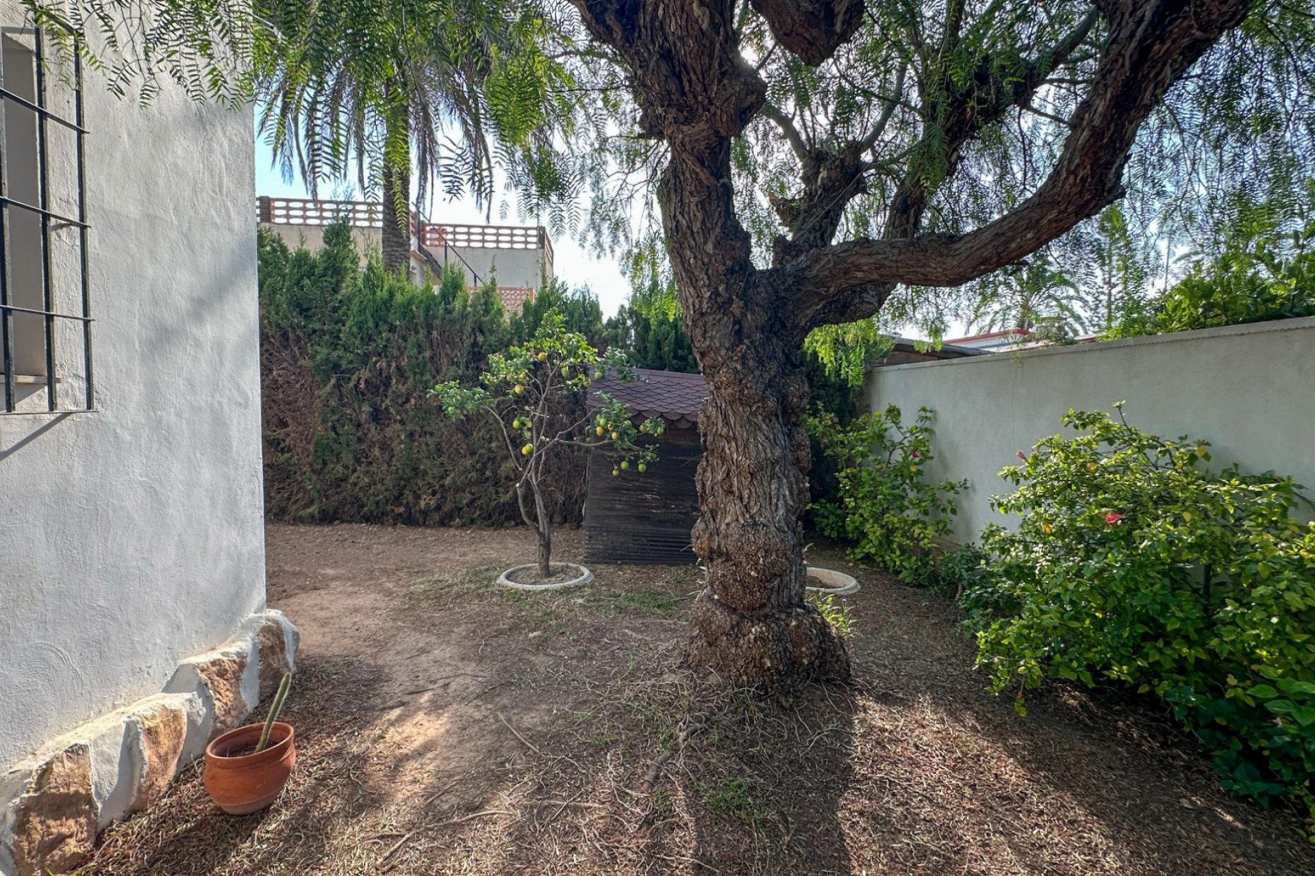 Resale - Villa -
Cabo Roig