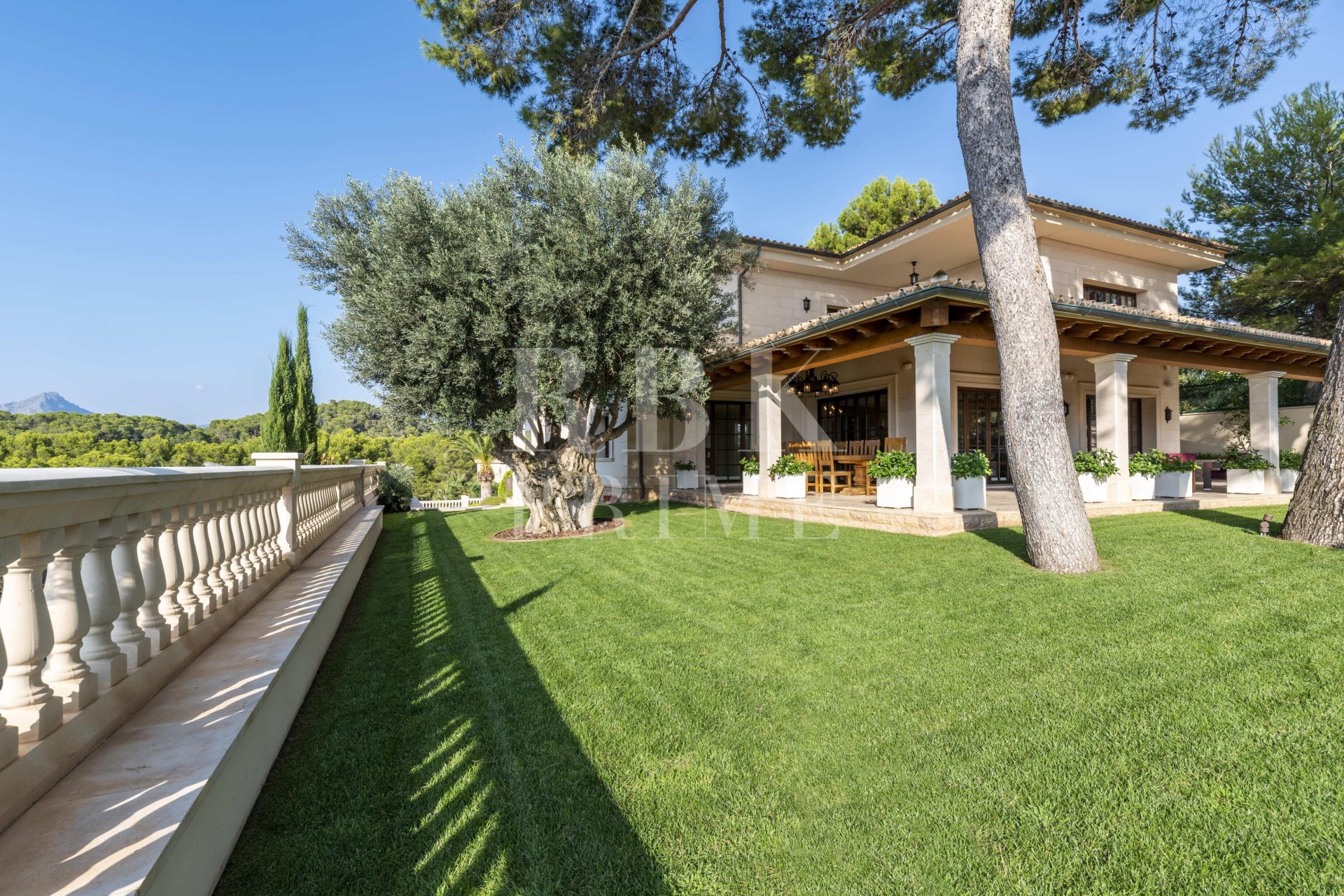 Resale - Villa -
Calvià - Peguera