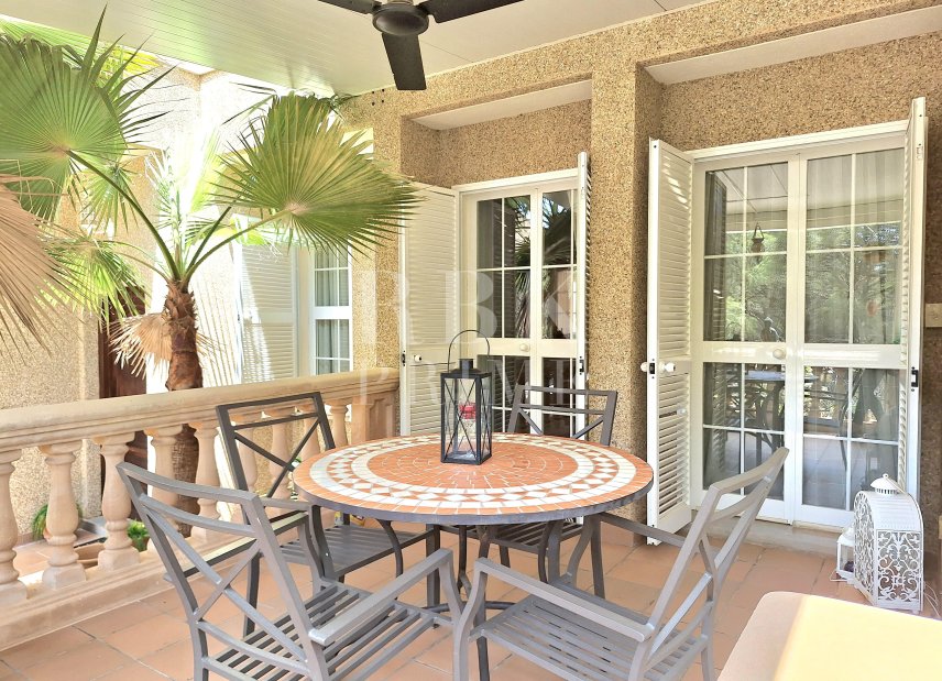 Resale - Villa -
Calvià - Peguera