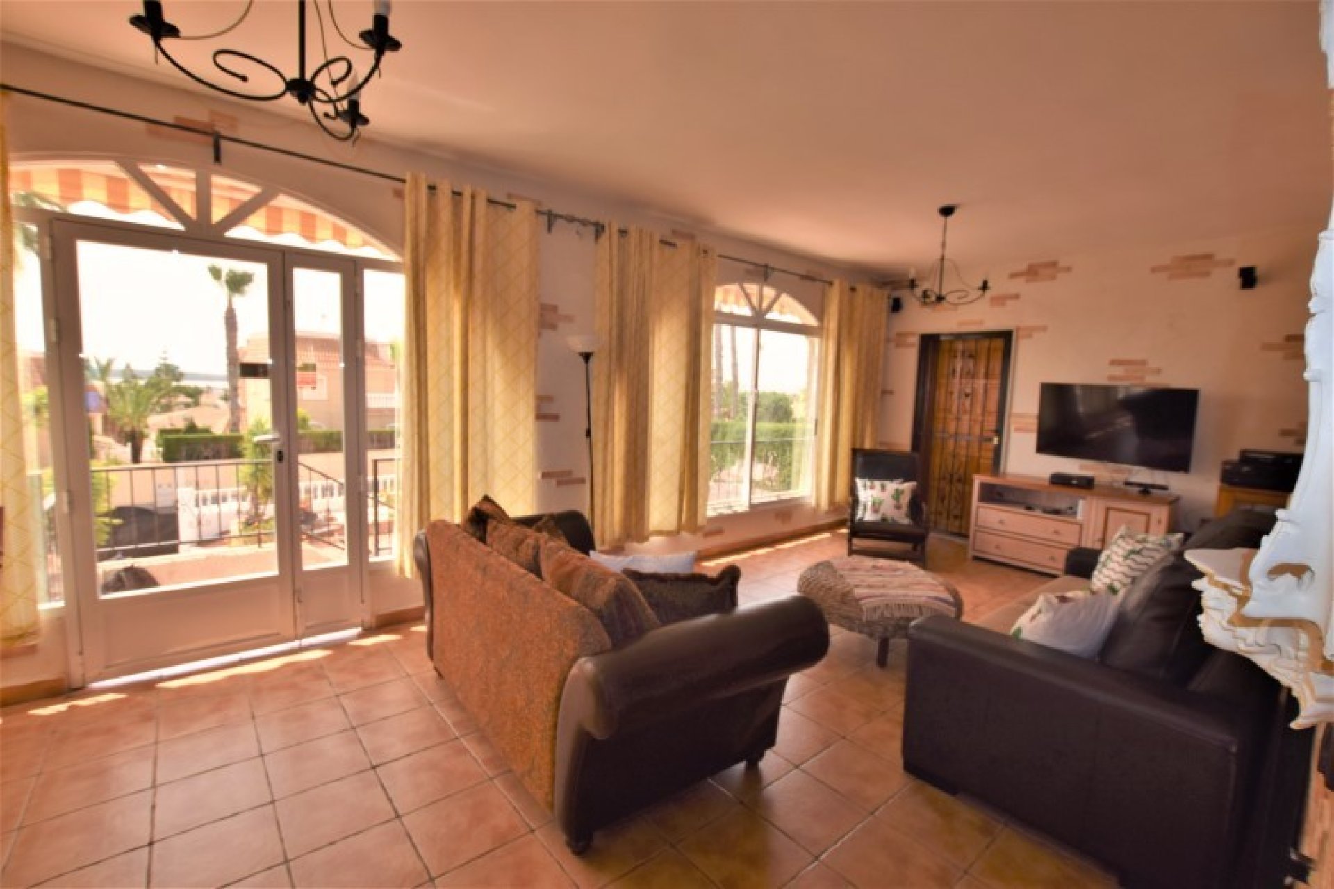 Resale - Villa -
Ciudad Quesada - Pueblo Bravo