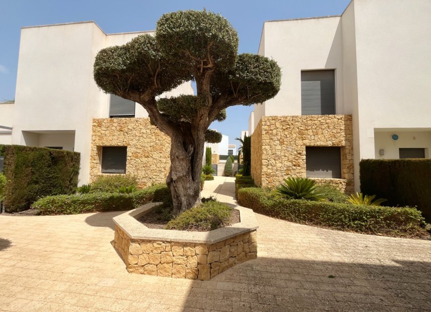 Resale - Villa -
Ciudad Quesada - Pueblo Bravo