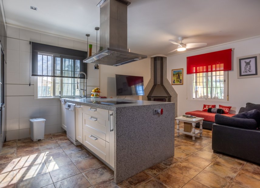Resale - Villa -
Elche - La Hoya