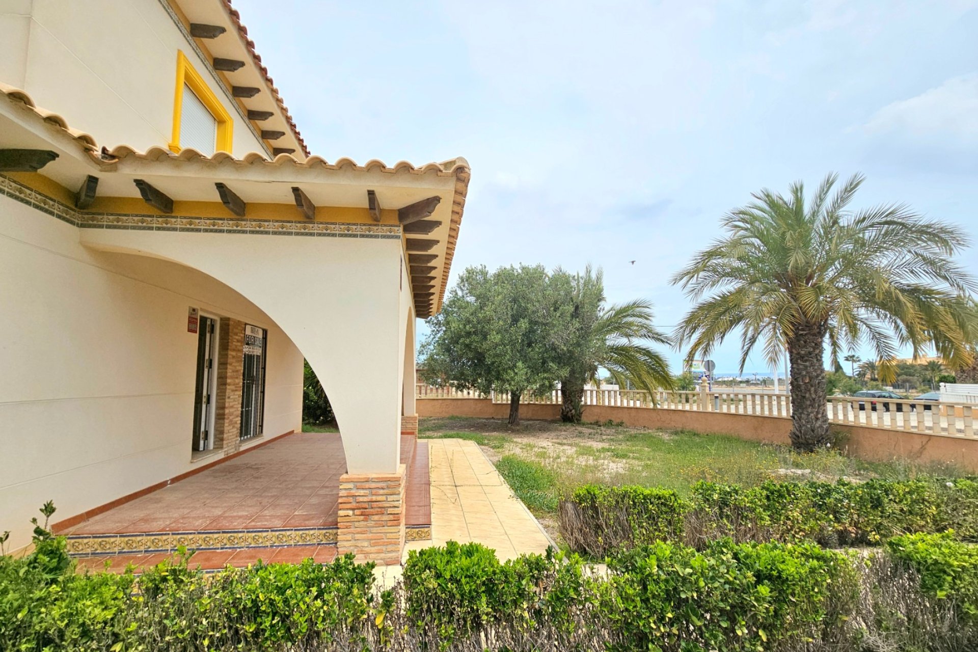 Resale - Villa -
Elche - La Marina