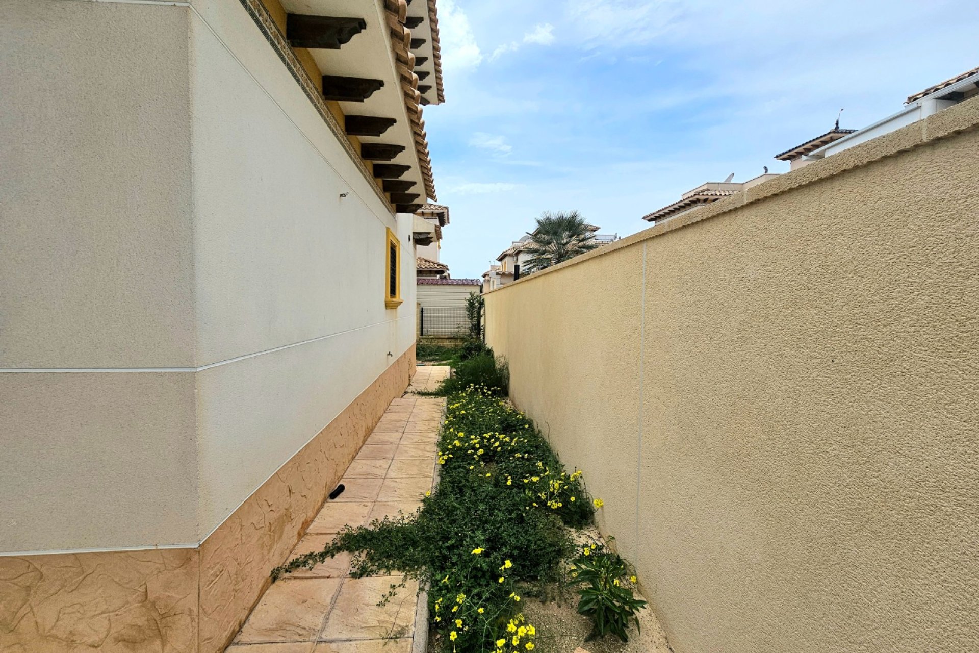 Resale - Villa -
Elche - La Marina