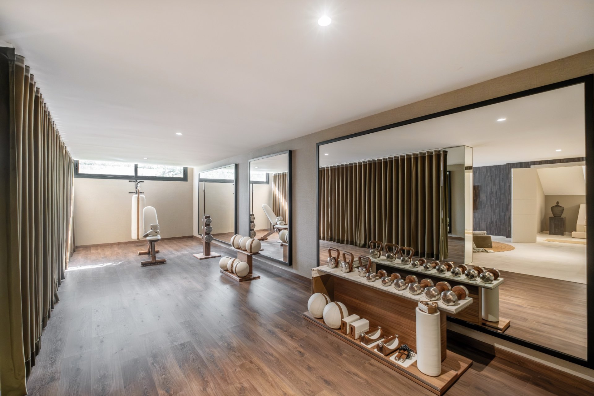 Resale - Villa -
Estepona - El Paraíso