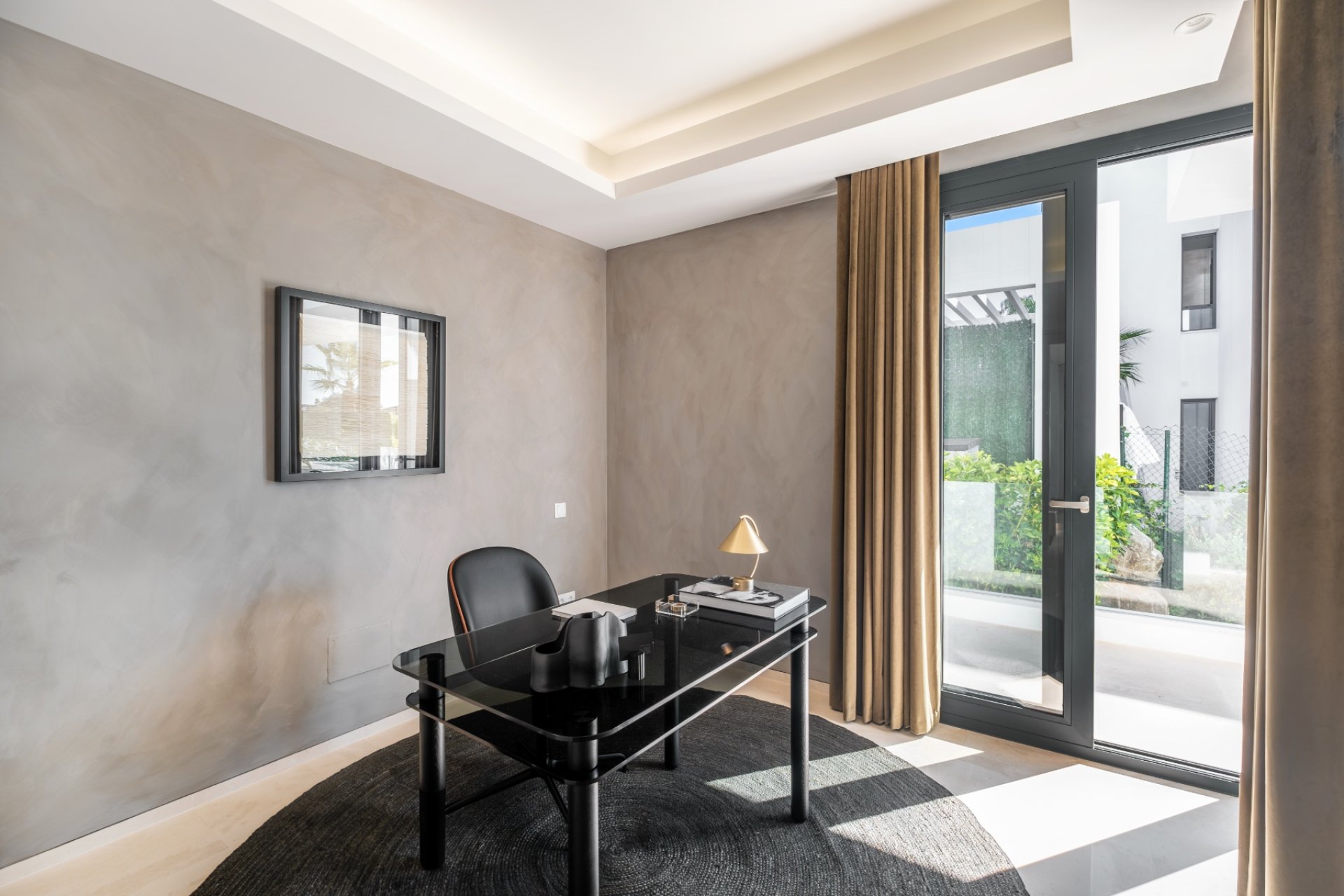 Resale - Villa -
Estepona - El Paraíso