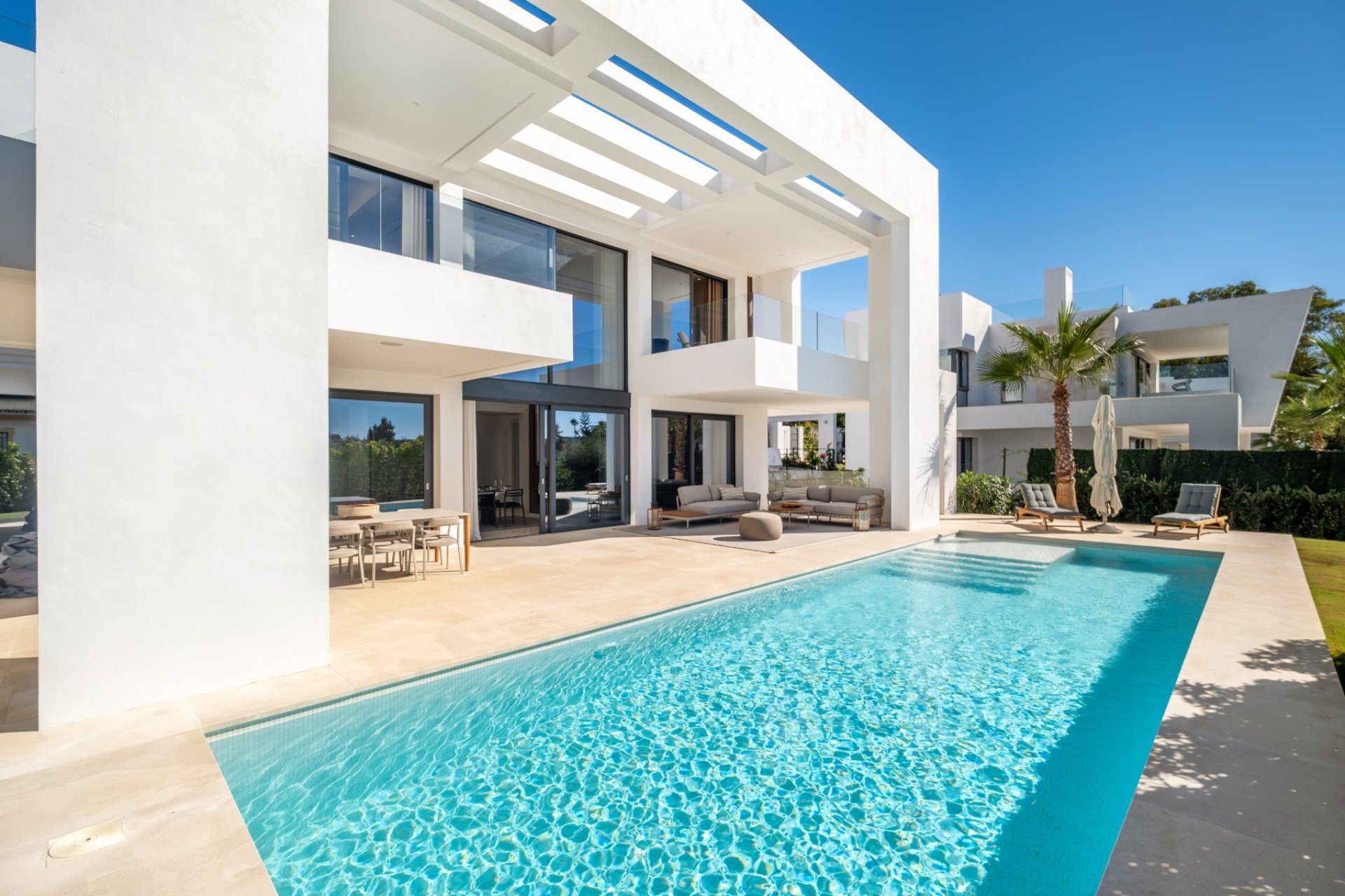 Resale - Villa -
Estepona - El Paraíso