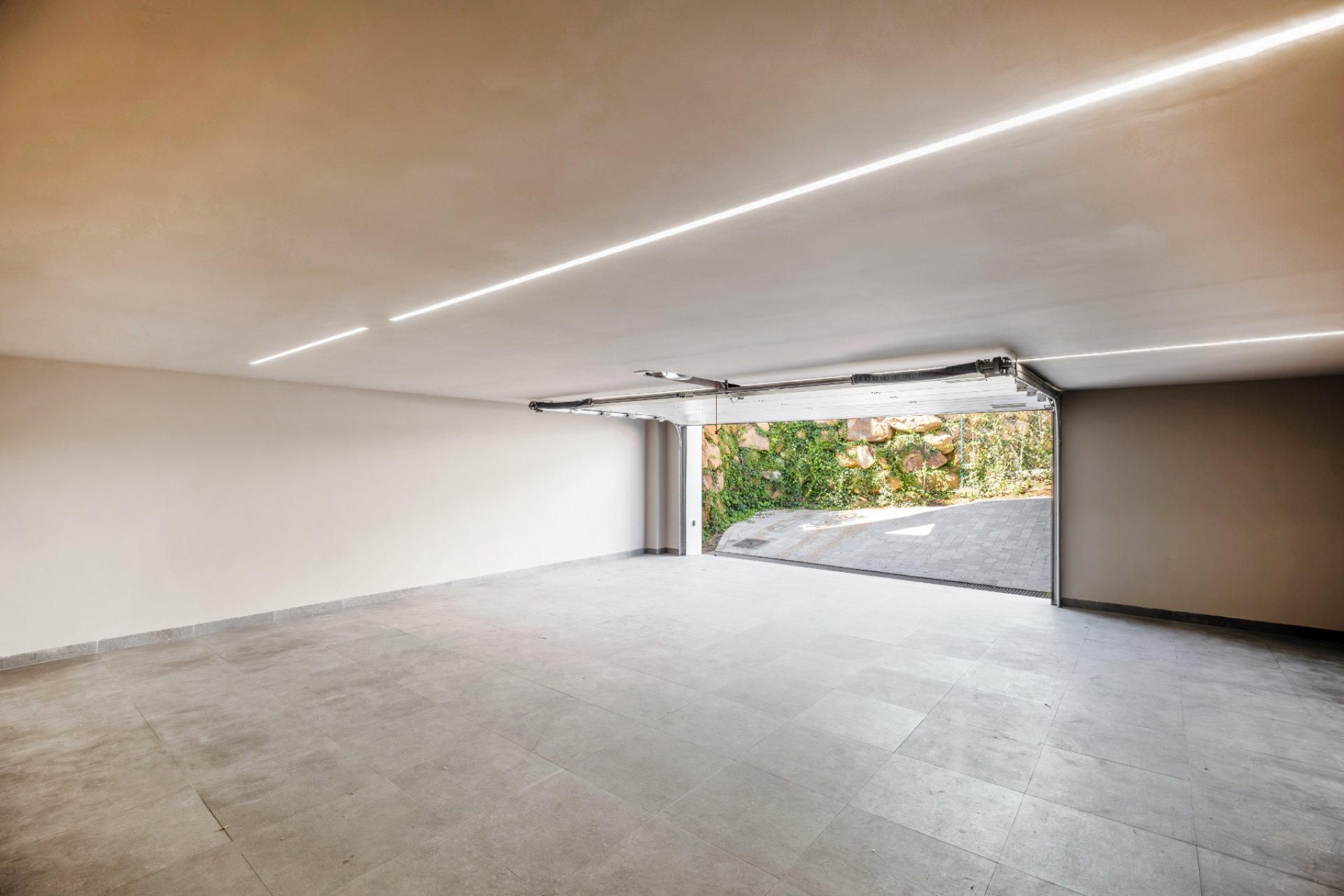 Resale - Villa -
Estepona - El Paraíso