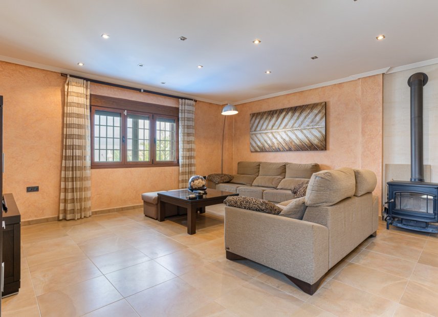 Resale - Villa -
Los Montesinos - La Herrada