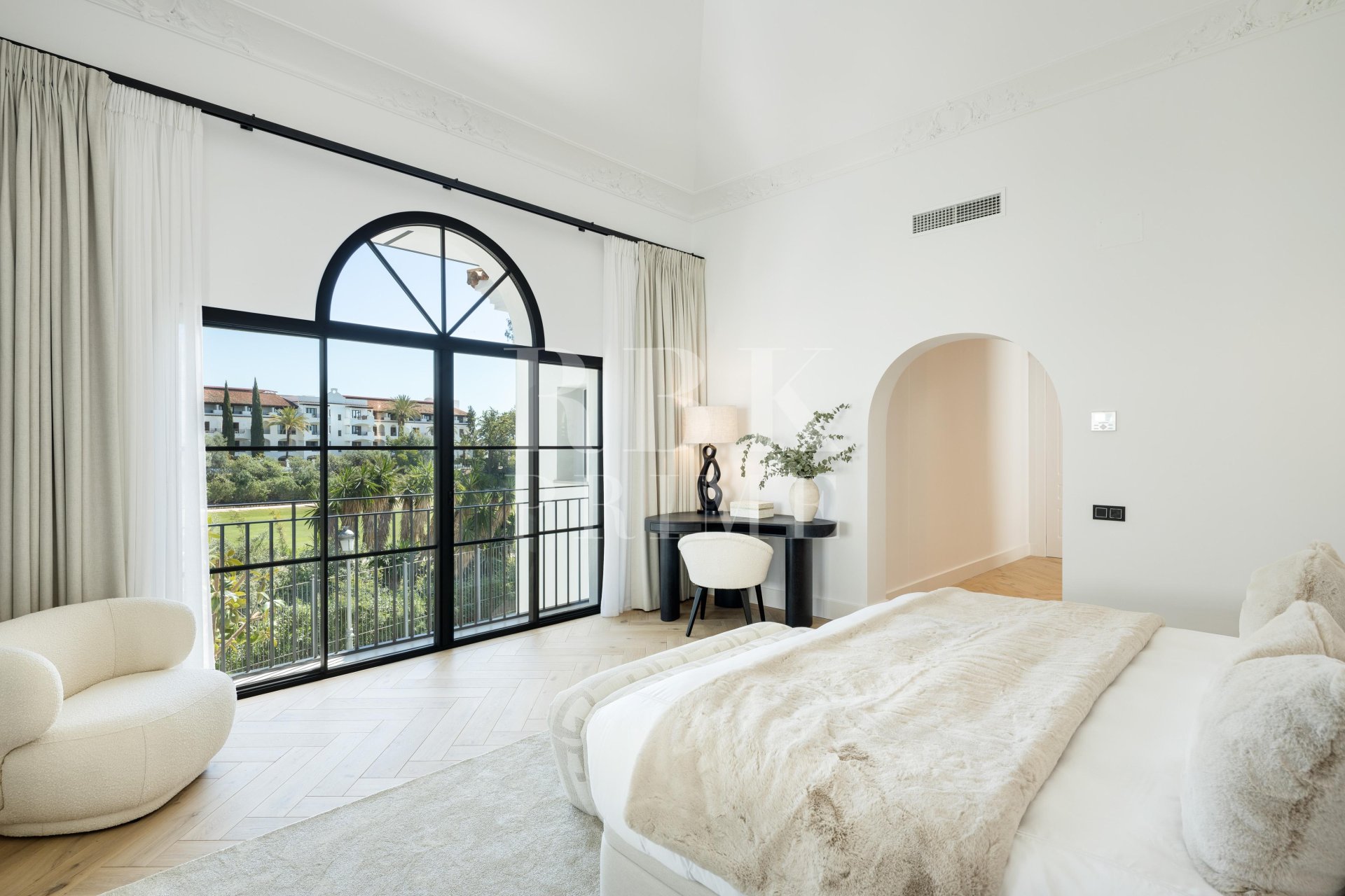 Resale - Villa -
Malaga - Benahavís